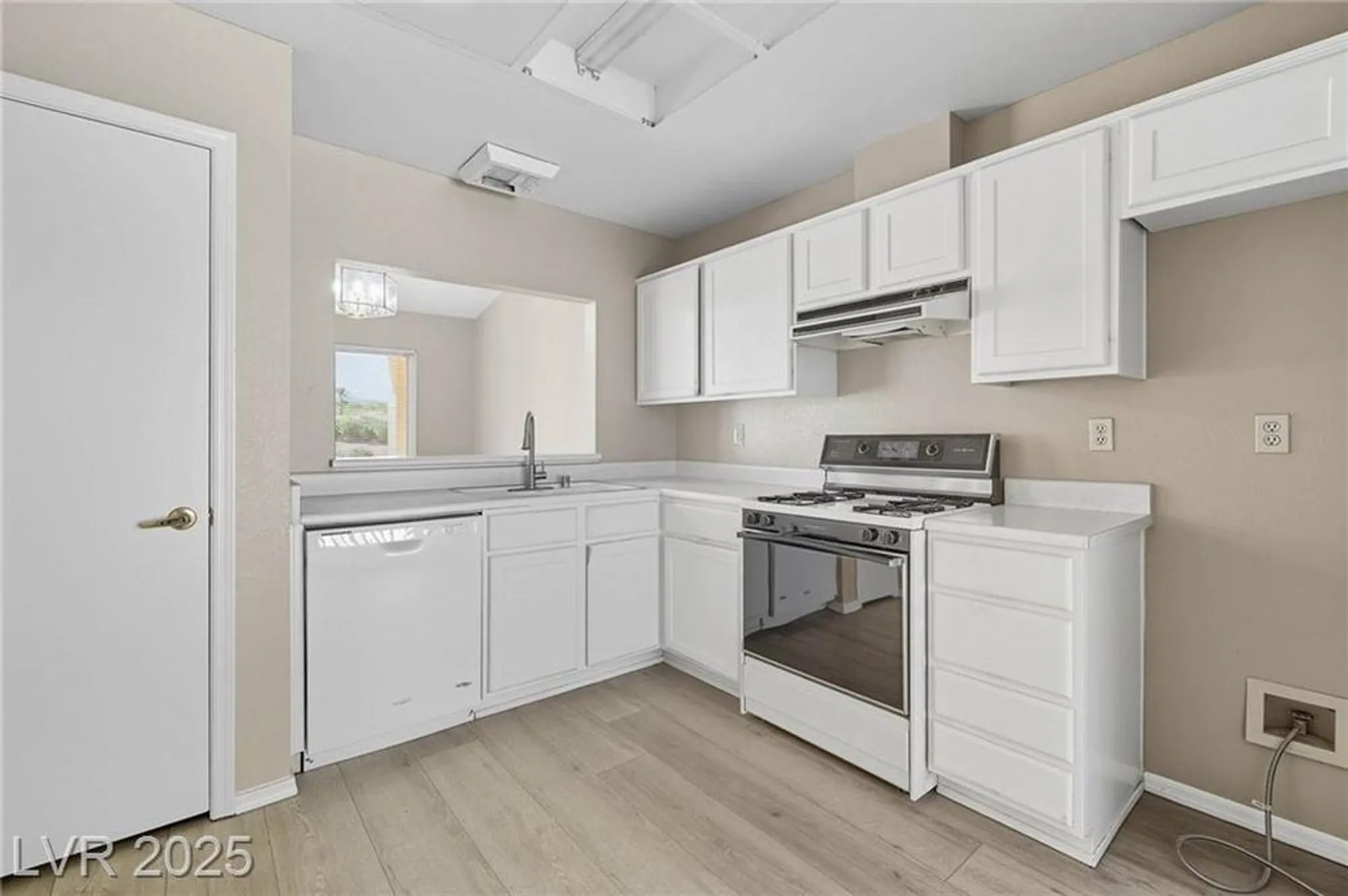 Property Slideshow image 13 of 42 | 2501 showcase dr, Las Vegas, NV, 89134
