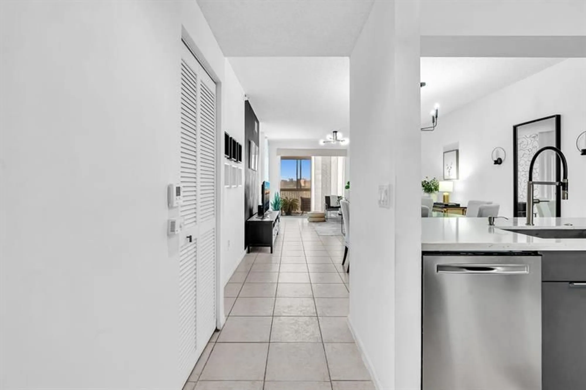 Property Slideshow image 18 of 82 | 7775 southampton ter 405, Tamarac, FL, 33321