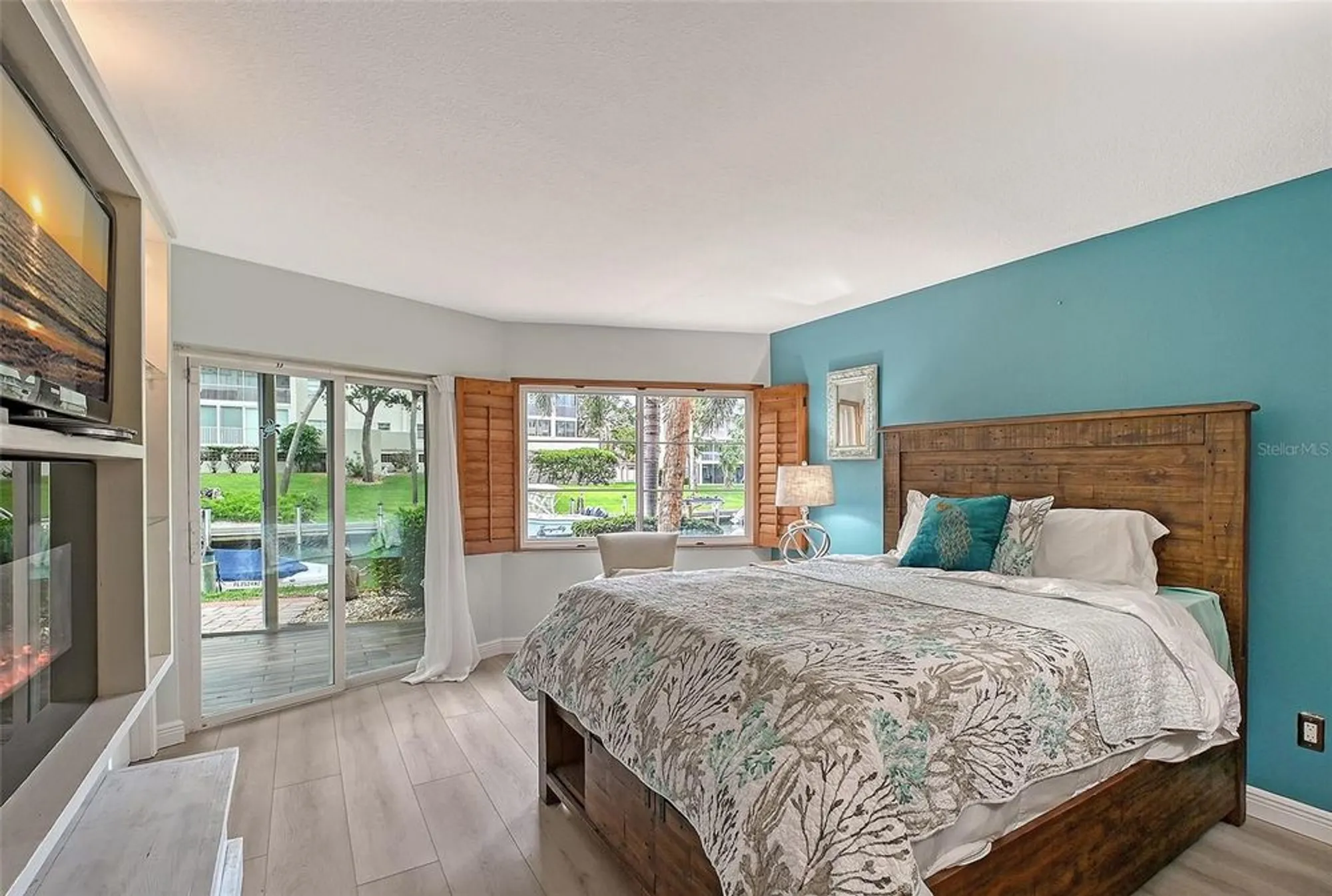 Property Slideshow image 11 of 65 | 1300 n portofino dr apt 103, Sarasota, FL, 34242