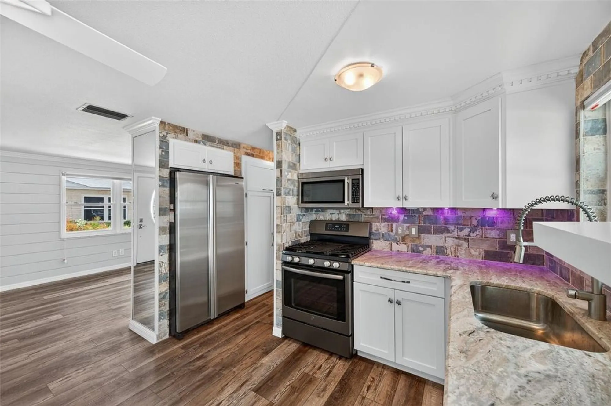 Property Slideshow image 12 of 44 | 12400 park blvd apt 213, Seminole, FL, 33772
