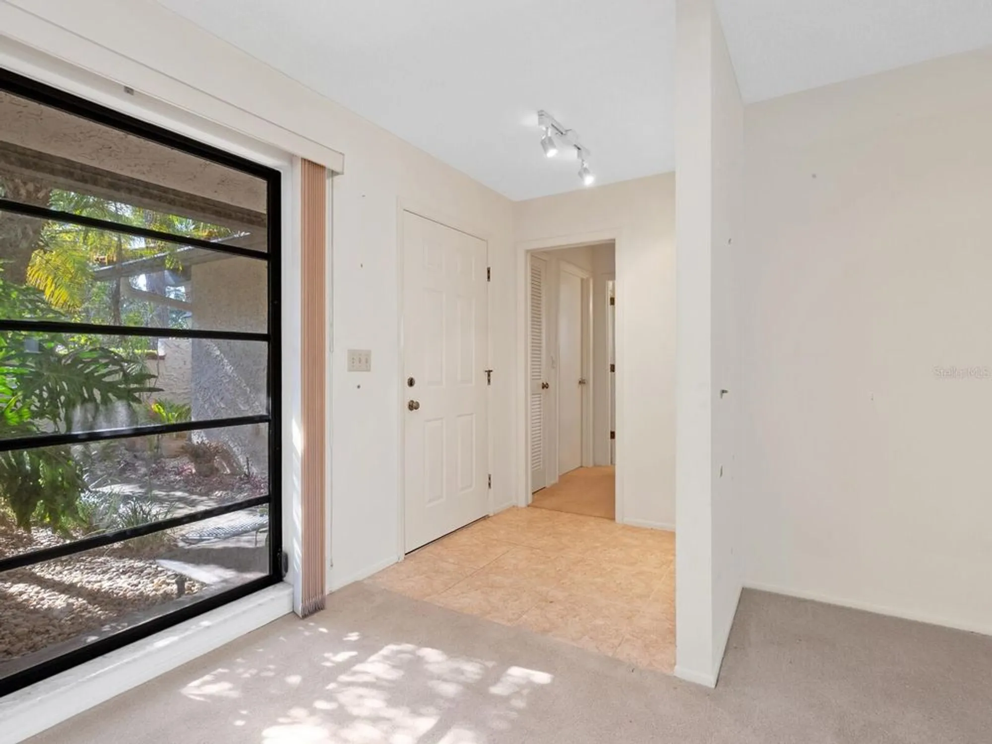 Property Slideshow image 6 of 53 | 5450 golf pointe dr, Sarasota, FL, 34243