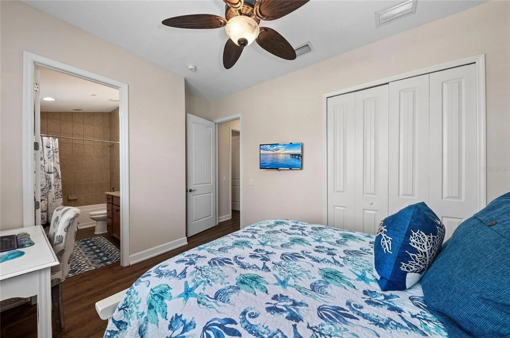 Property Slideshow image 39 of 99 | 241 sapphire lake dr 201, Bradenton, FL, 34209