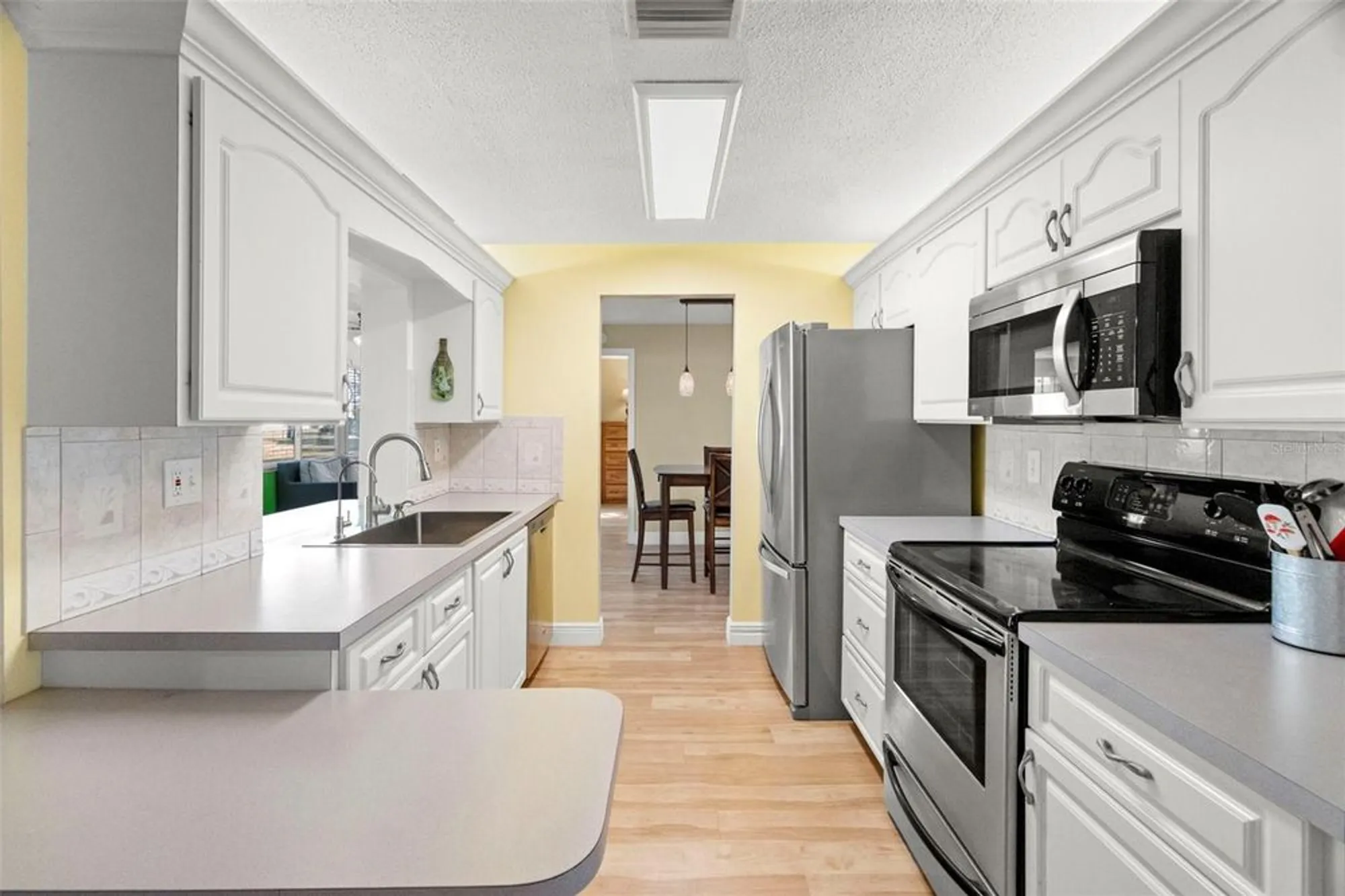 Property Slideshow image 10 of 42 | 10033 37th way n # 3, Pinellas Park, FL, 33782