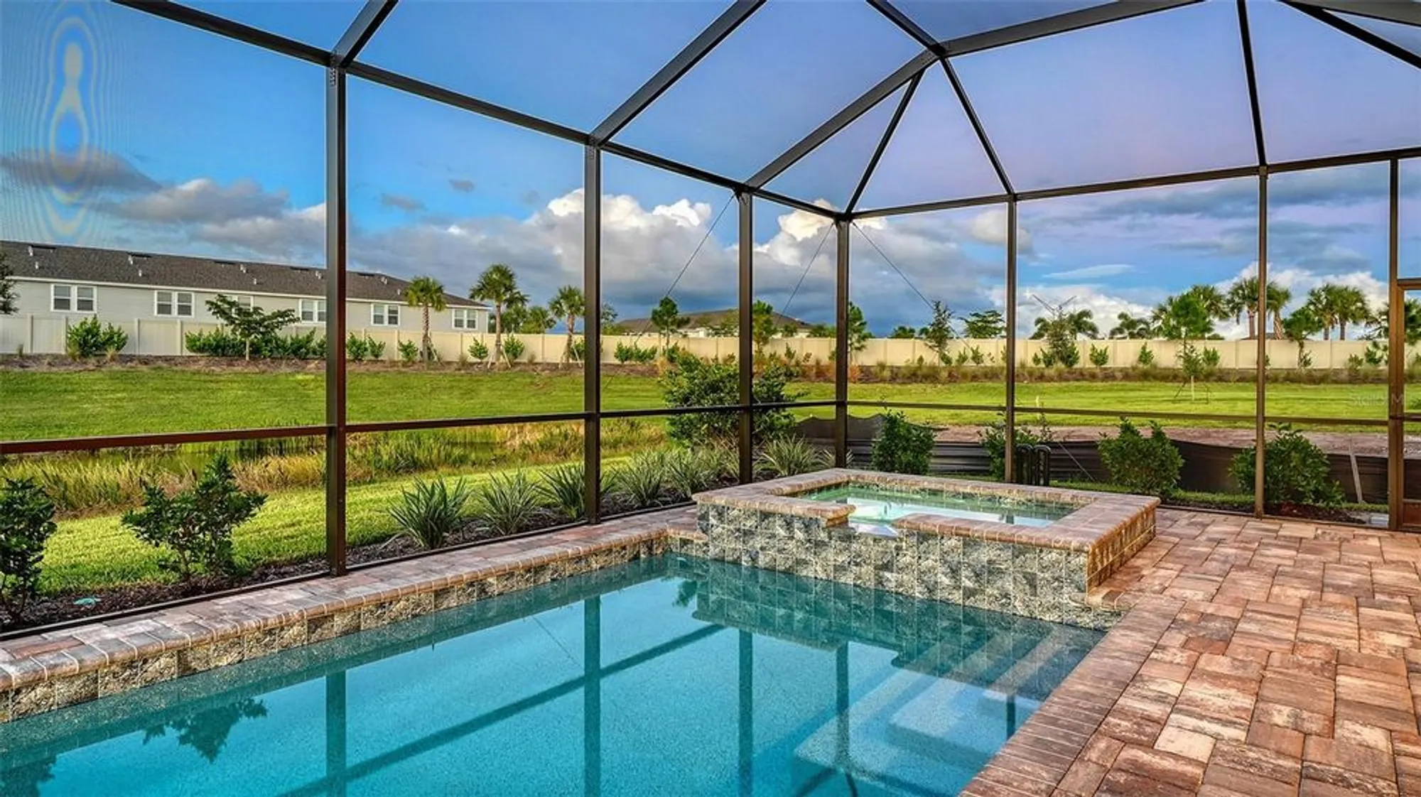 Property Slideshow image 52 of 90 | 16423 isola pl, Lakewood Ranch, FL, 34211