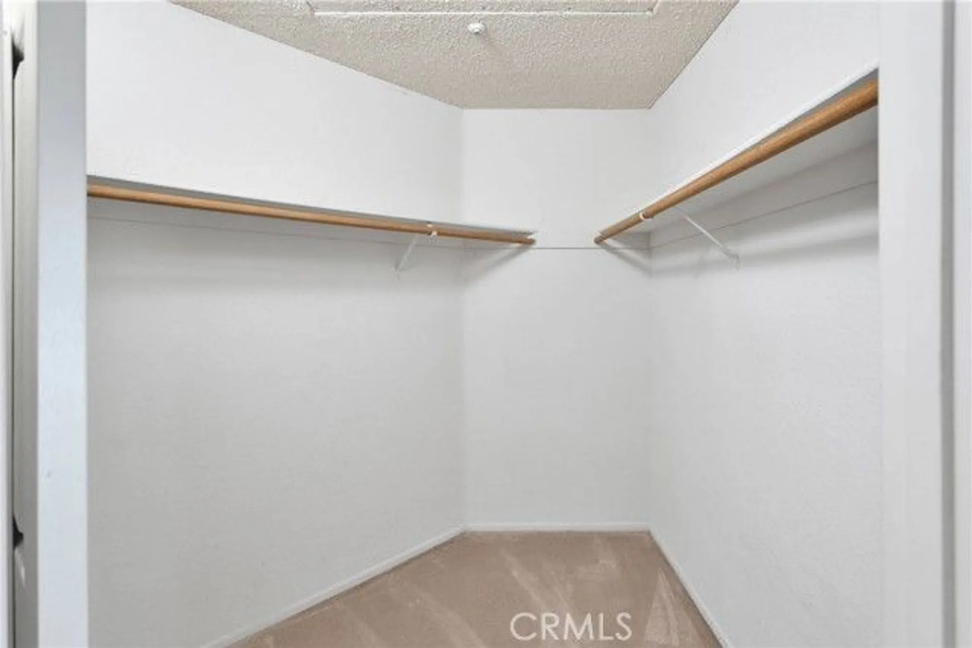 Property Slideshow image 18 of 39 | 19121 palo verde dr, Apple Valley, CA, 92308