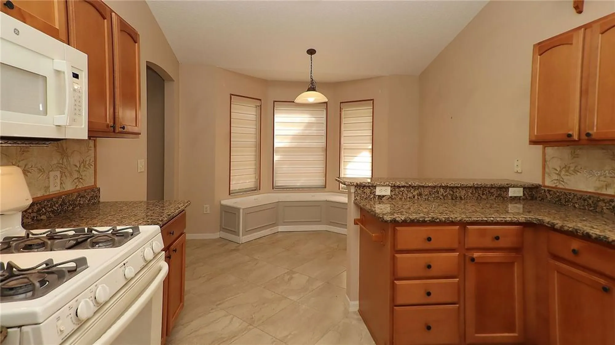 Property Slideshow image 11 of 25 | 17700 se 92nd grantham ter, The Villages, FL, 32162