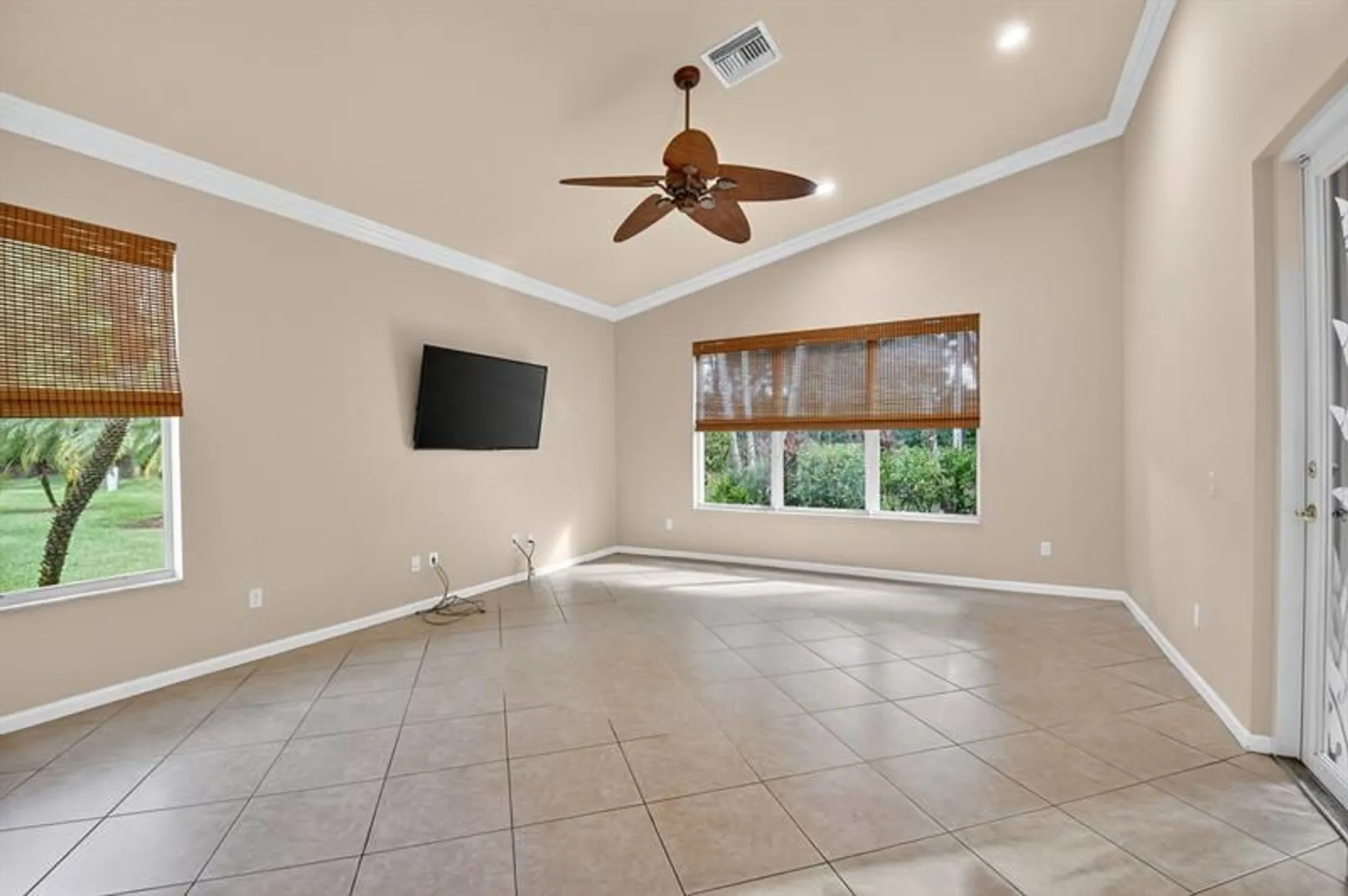 Property Slideshow image 15 of 64 | 8871 majorca bay dr, Lake Worth, FL, 33467