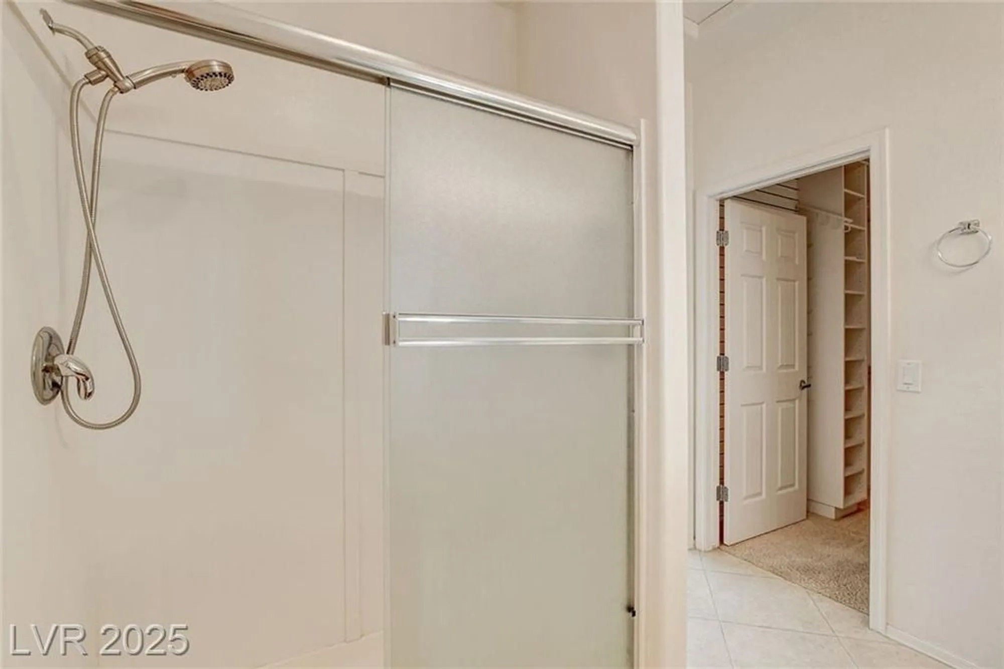 Property Slideshow image 21 of 48 | 2421 willow wren dr, North Las Vegas, NV, 89084