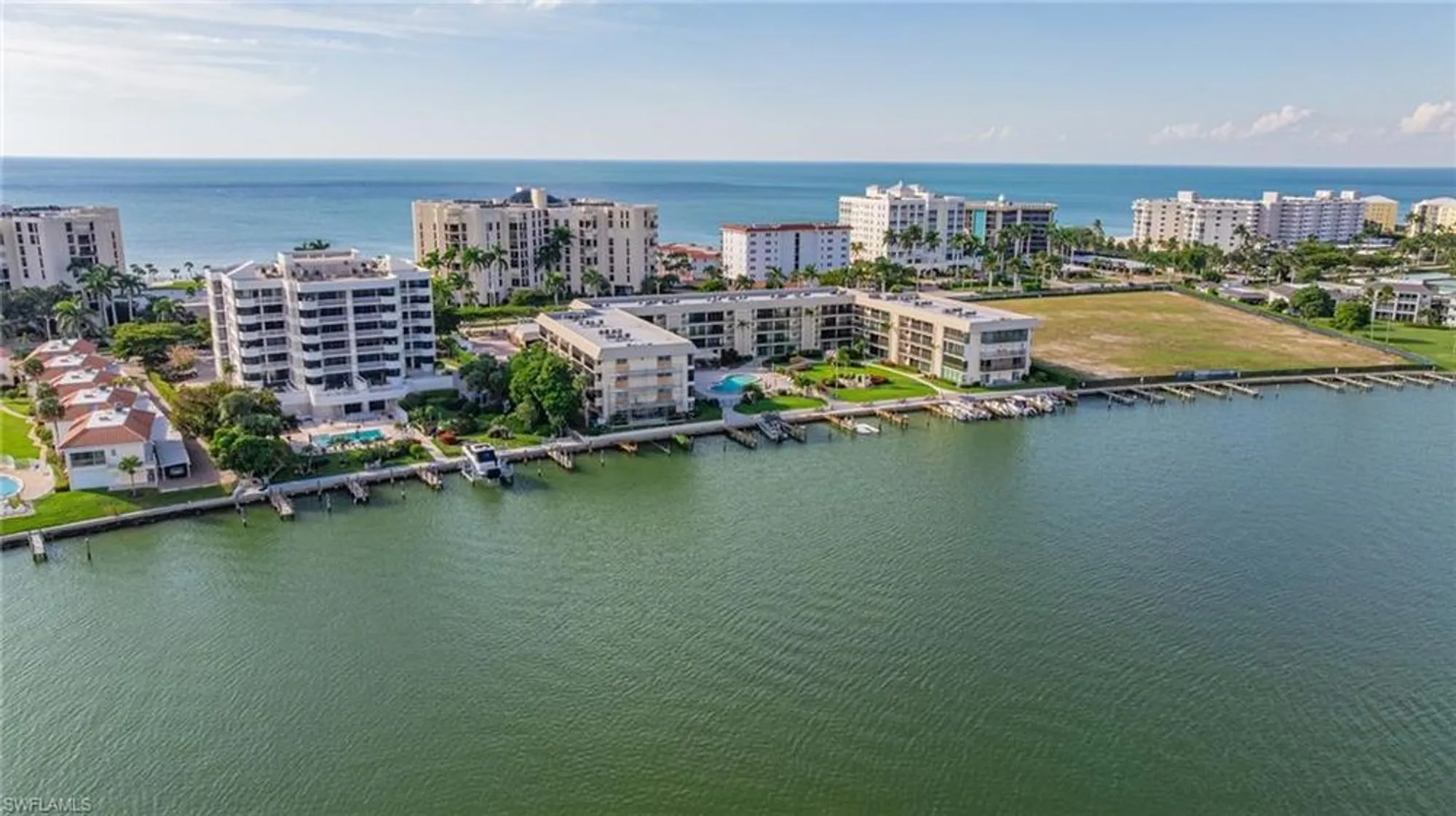 Property Slideshow image 2 of 49 | 3200 gulf shore blvd 401, Naples, FL, 34103