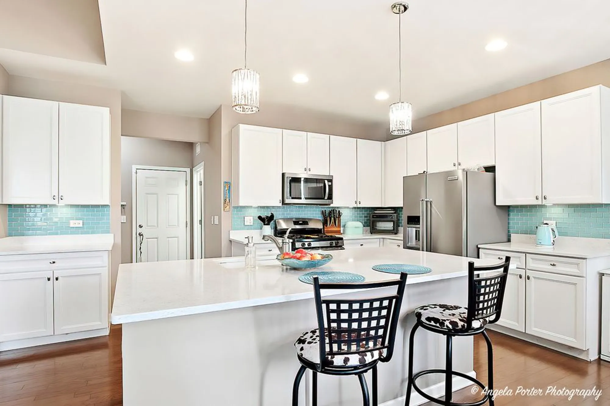 Property Slideshow image 10 of 30 | 1817 alta dr, Volo, IL, 60020