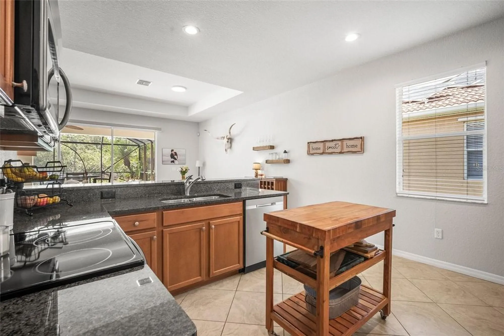 Property Slideshow image 13 of 52 | 358 river enclave ct, Bradenton, FL, 34212