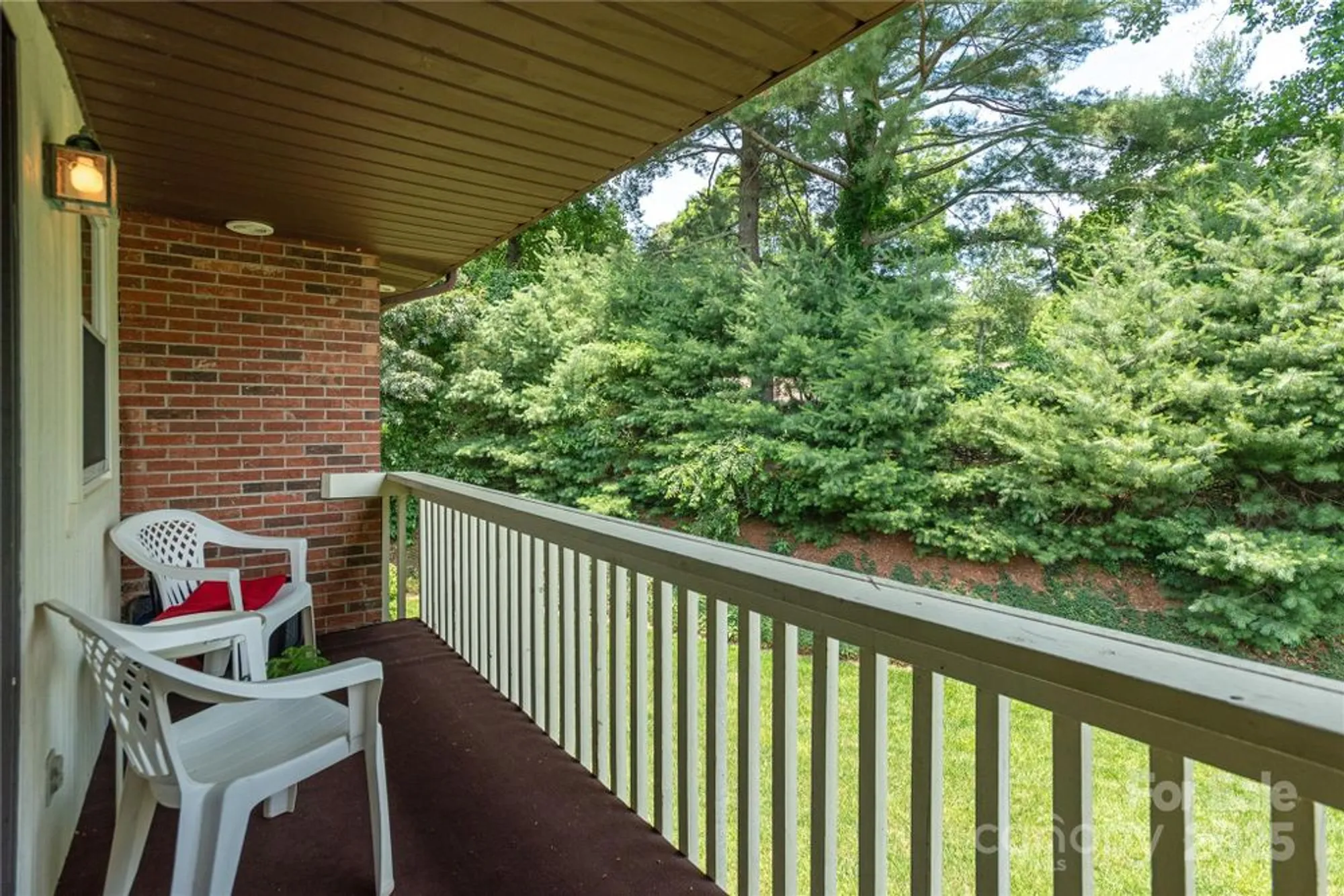 Property Slideshow image 20 of 25 | 103 oakwood pl apt 4, Hendersonville, NC, 28792