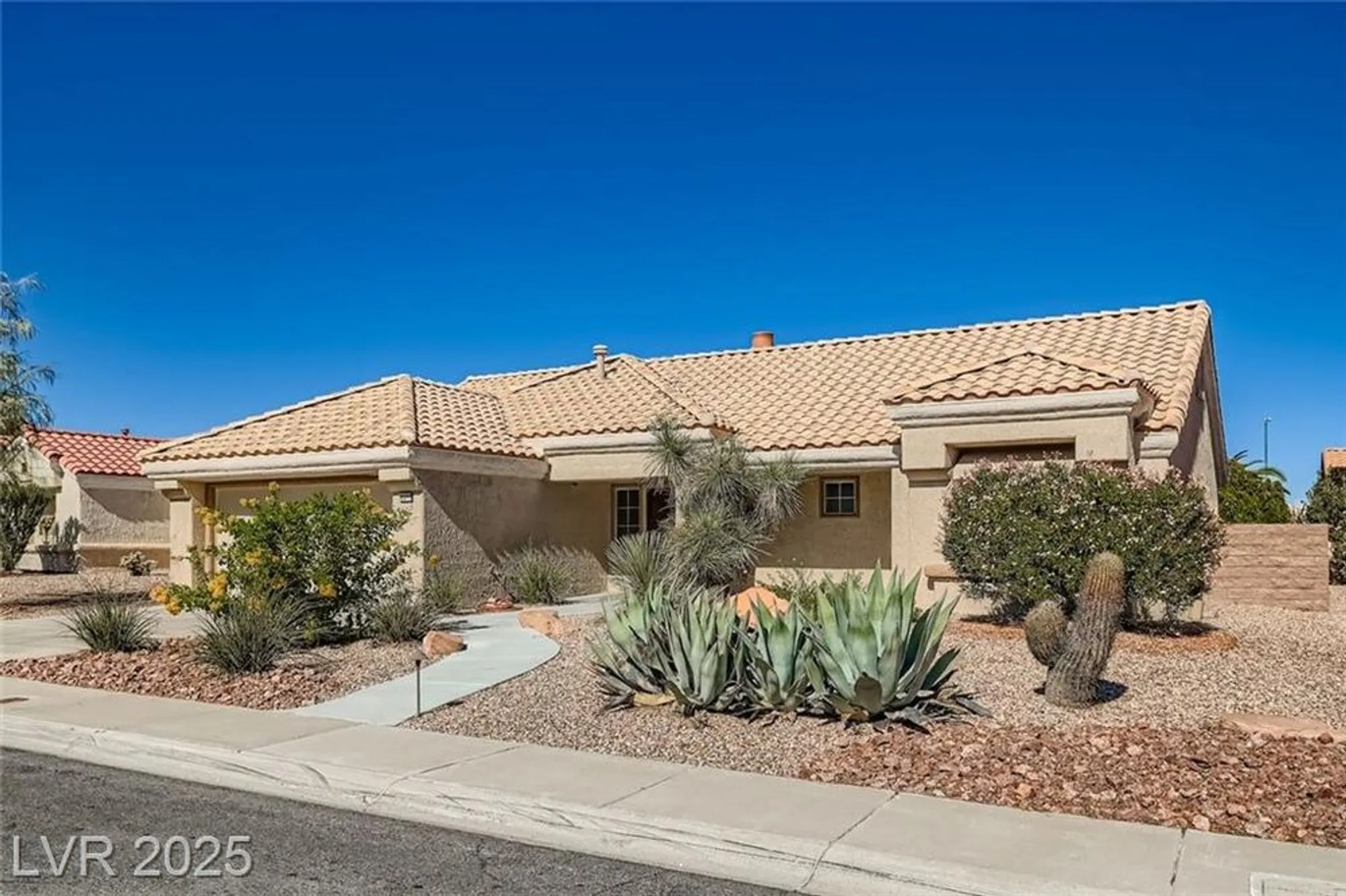 Property Slideshow image 3 of 28 | 9032 marble dr, Las Vegas, NV, 89134