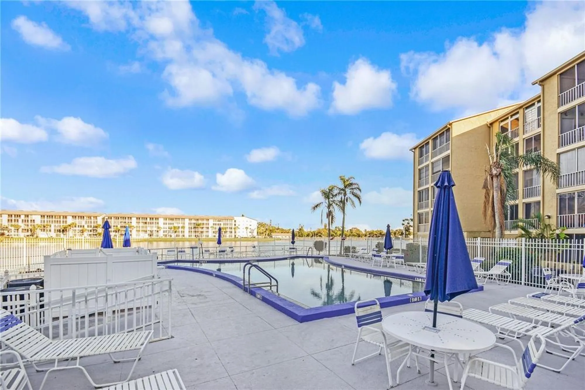 Property Slideshow image 32 of 43 | 3617 lake bayshore dr j-401, Bradenton, FL, 34205