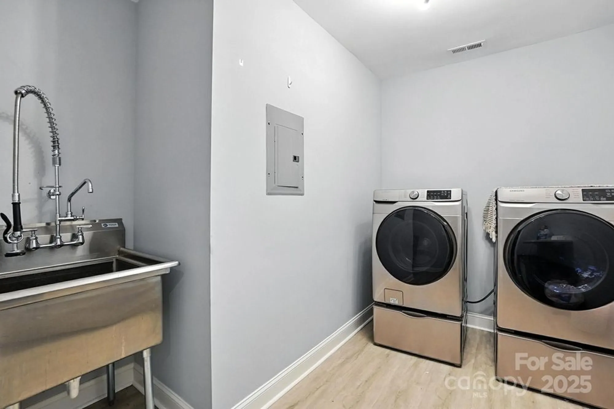 Property Slideshow image 43 of 48 | 16432 cozy cove rd, Charlotte, NC, 28278