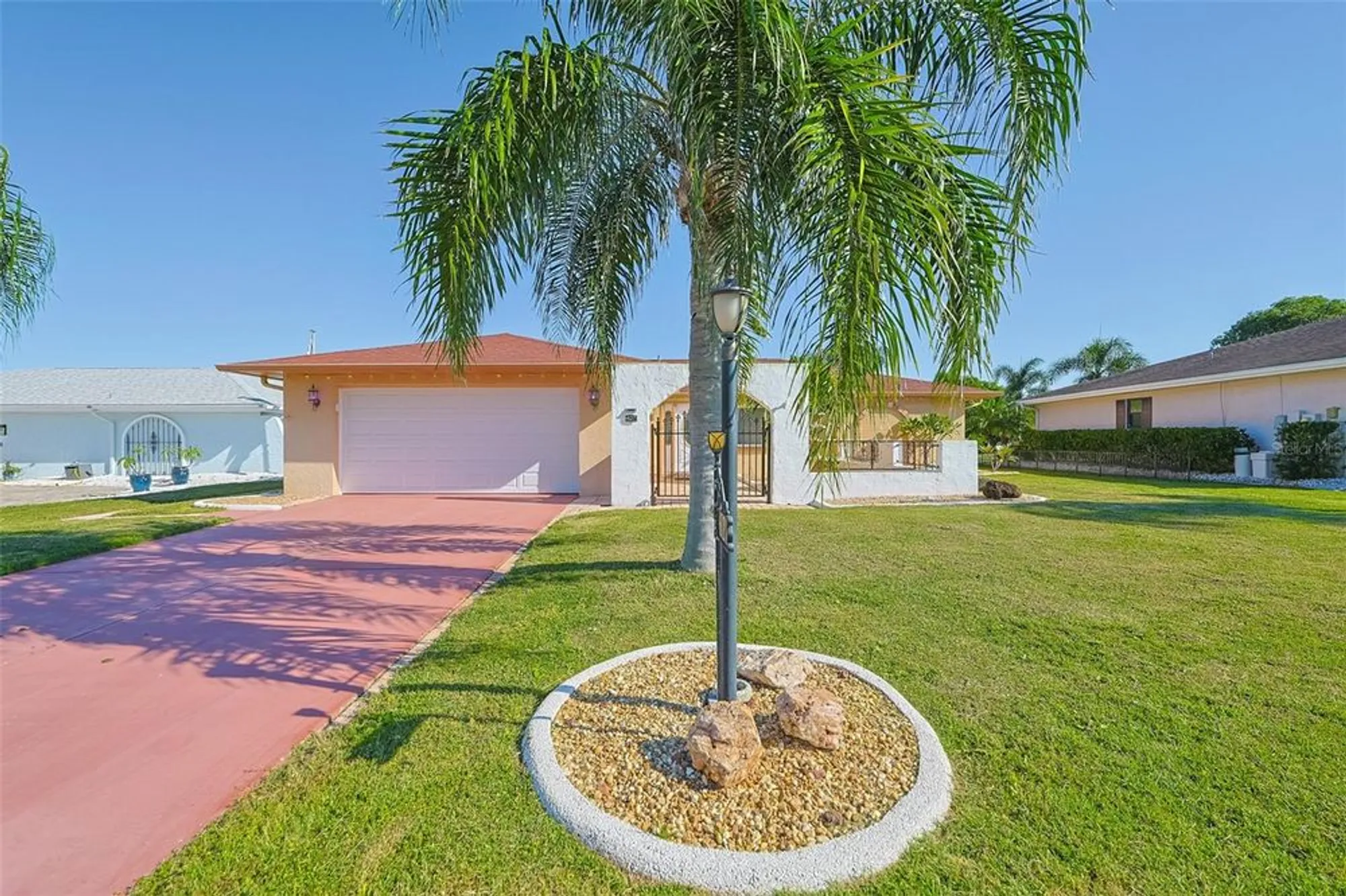 Property Slideshow image 3 of 39 | 627 fort duquesna dr, Sun City Center, FL, 33573