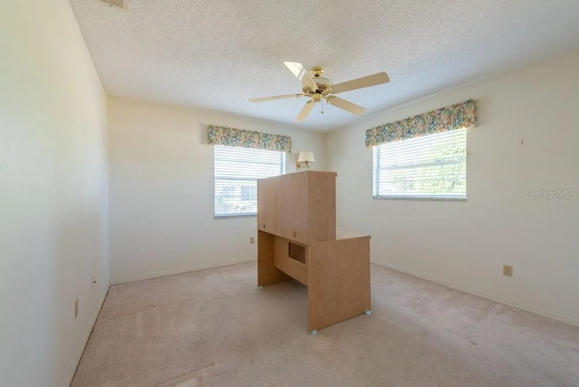 Property Slideshow image 22 of 44 | 106 silverbell ct, Sun City Center, FL, 33573