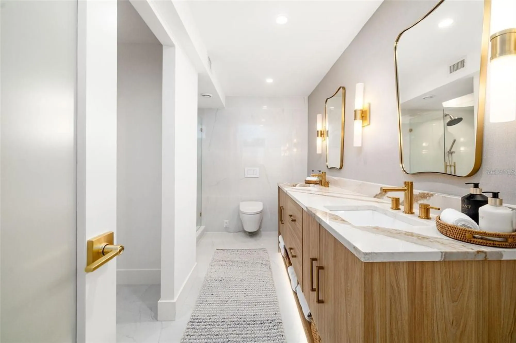 Property Slideshow image 40 of 69 | 19 whispering sands dr apt 302, Sarasota, FL, 34242