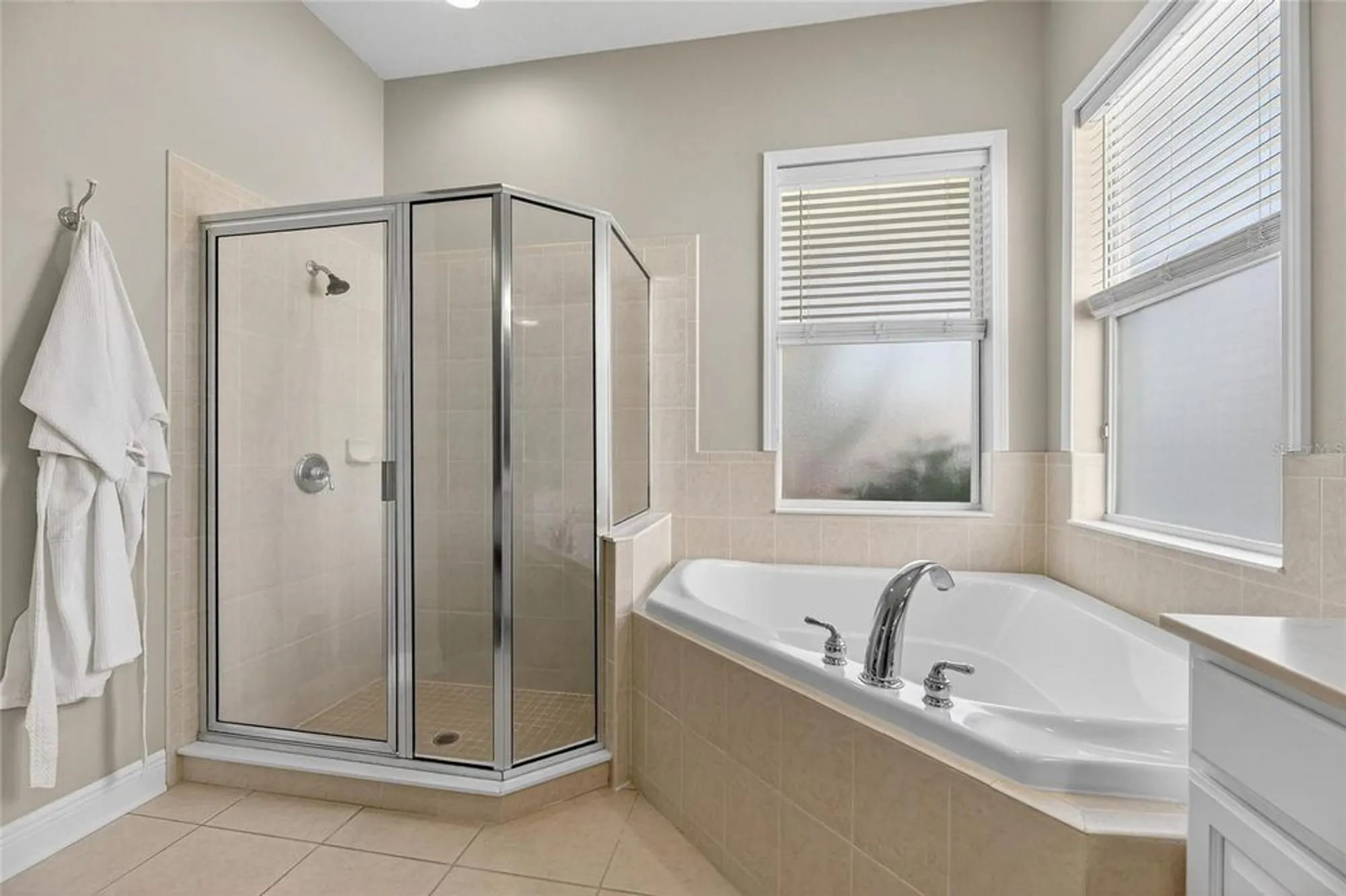 Property Slideshow image 52 of 97 | 413 manns harbor dr, Apollo Beach, FL, 33572