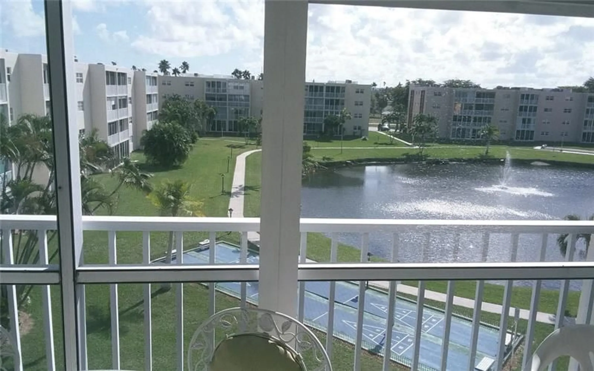 Property Slideshow image 3 of 62 | 206 se 10th st 406, Dania Beach, FL, 33004