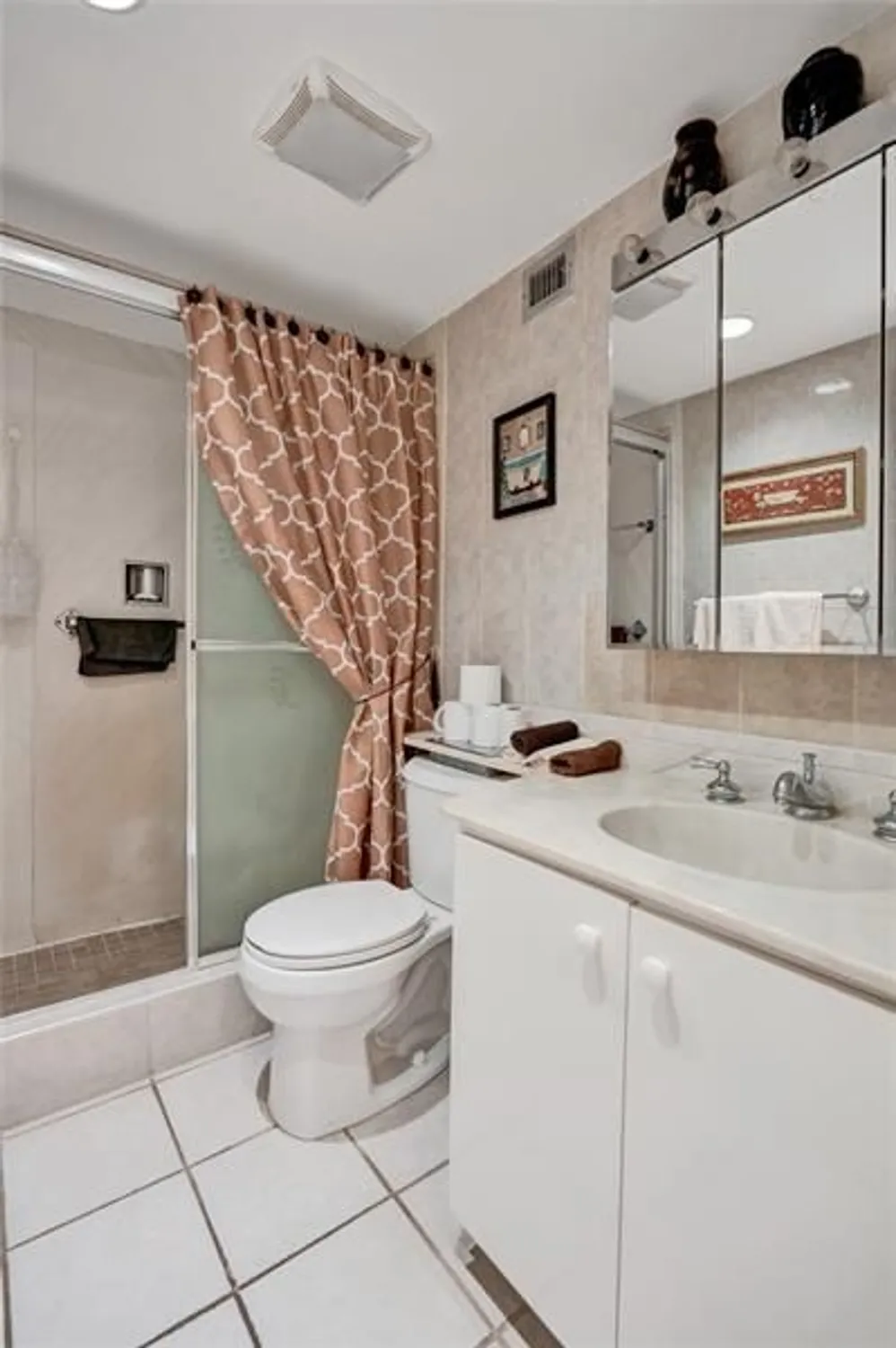 Property Slideshow image 26 of 48 | 5860 nw 44th st 603, Lauderhill, FL, 33319