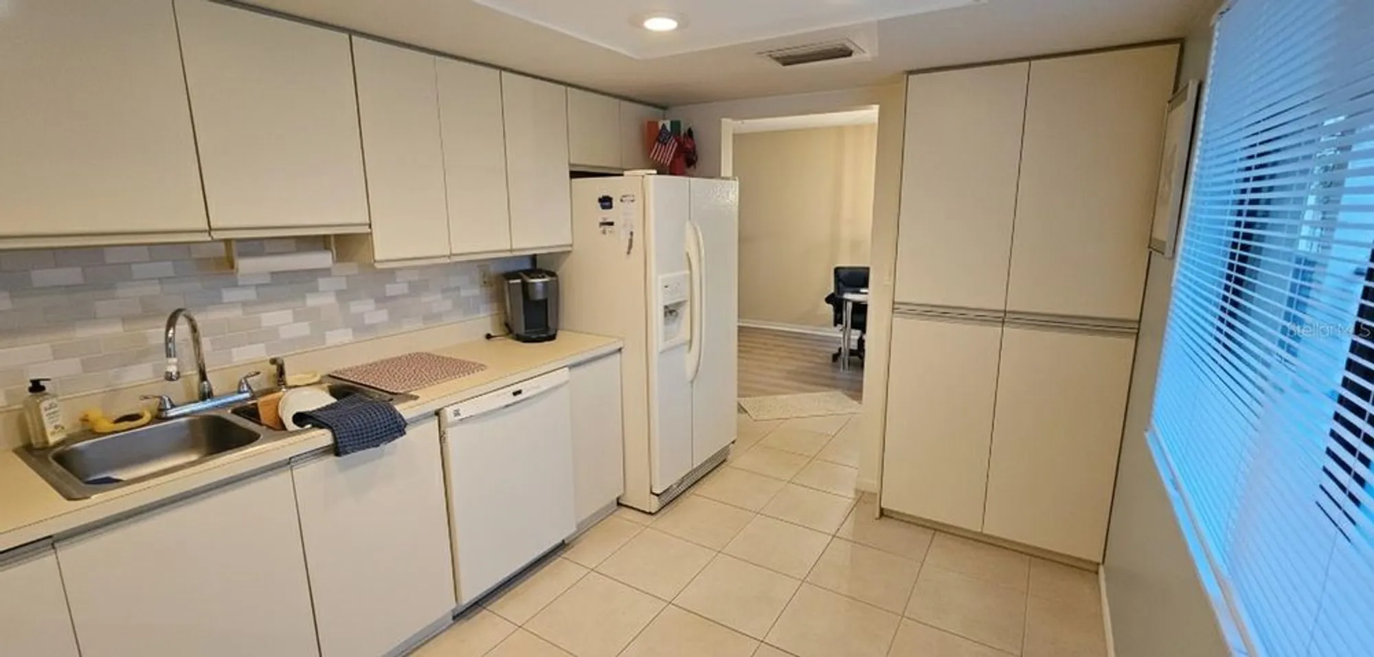 Property Slideshow image 13 of 57 | 3078 eastland blvd 107, Clearwater, FL, 33761