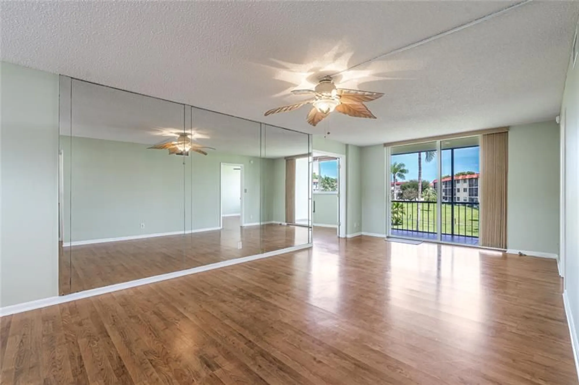 Property Slideshow image 8 of 57 | 9720 s hollybrook lake dr 205, Pembroke Pines, FL, 33025