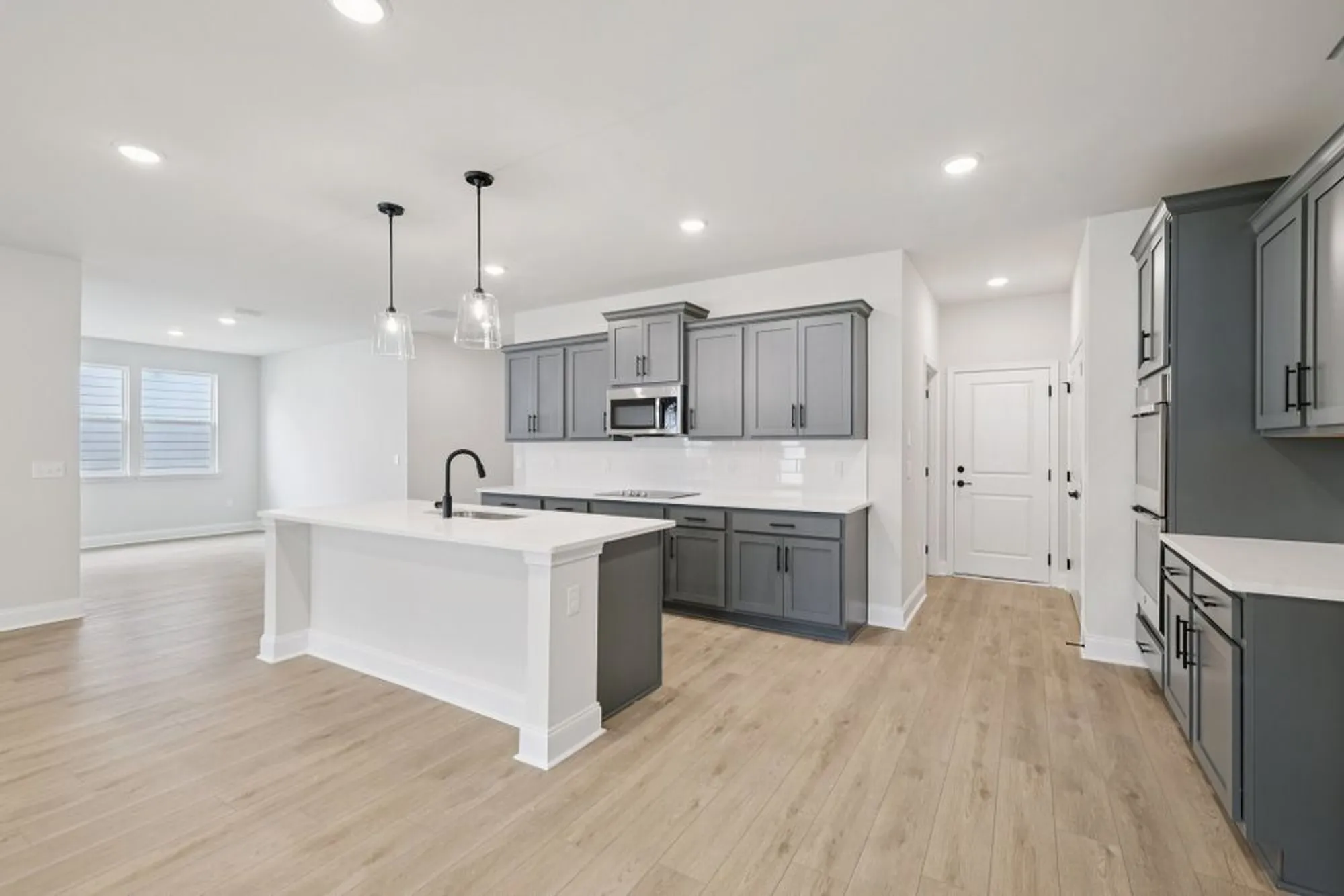 Property Slideshow image 18 of 51 | 320 stonehaus cir, Antioch, TN, 37013