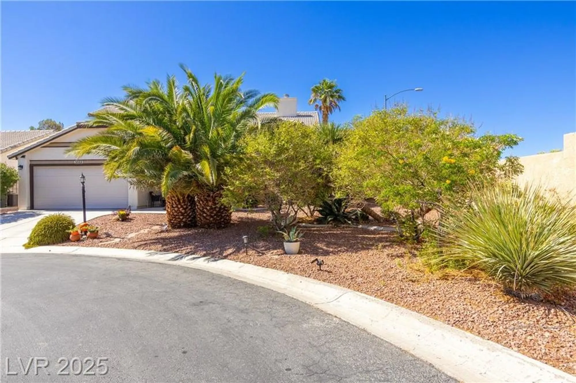 Property Slideshow image 45 of 47 | 5553 singing hills dr, Las Vegas, NV, 89130