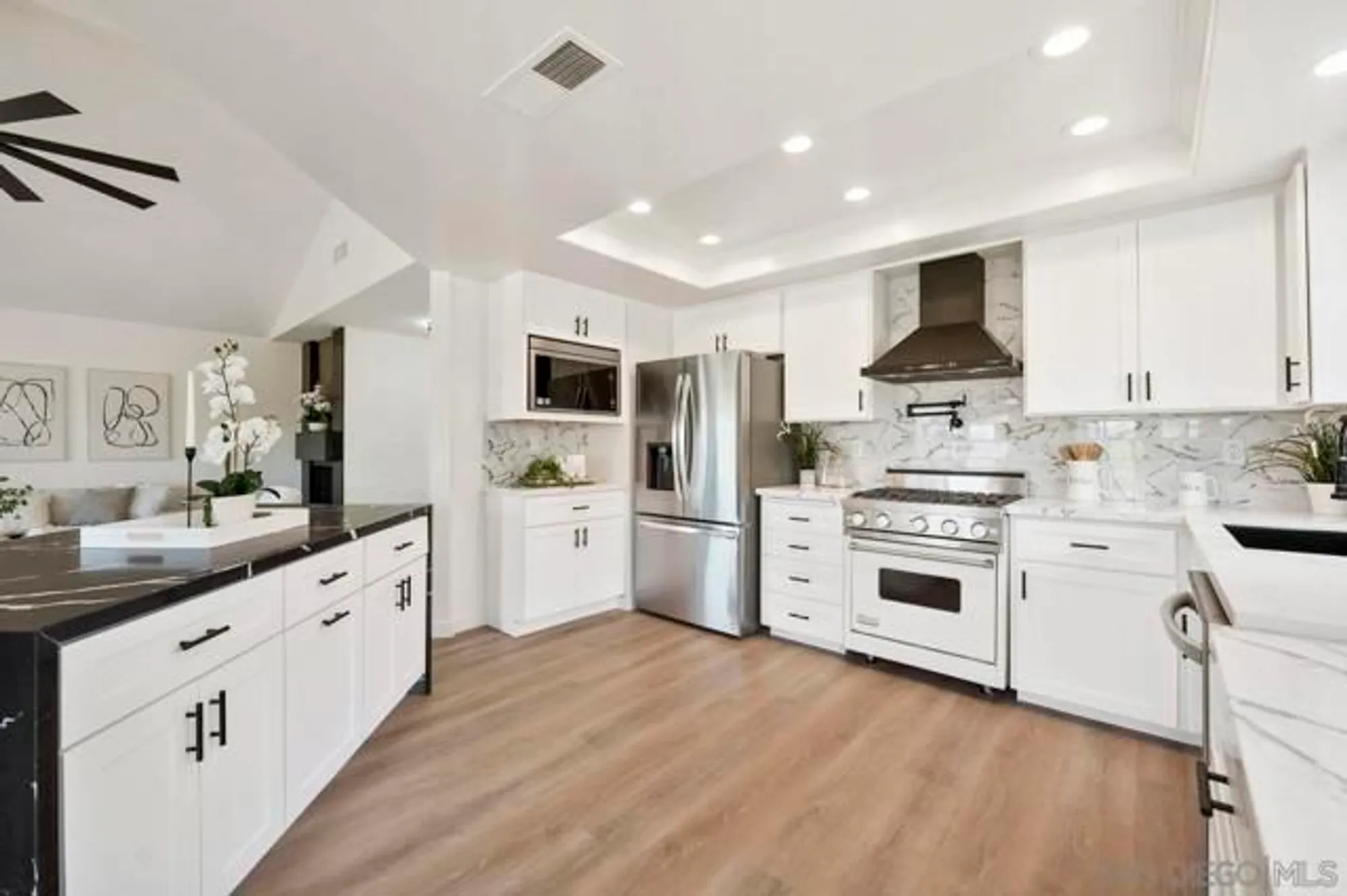 Property Slideshow image 10 of 39 | 17676 corte sobrado, San Diego, CA, 92128