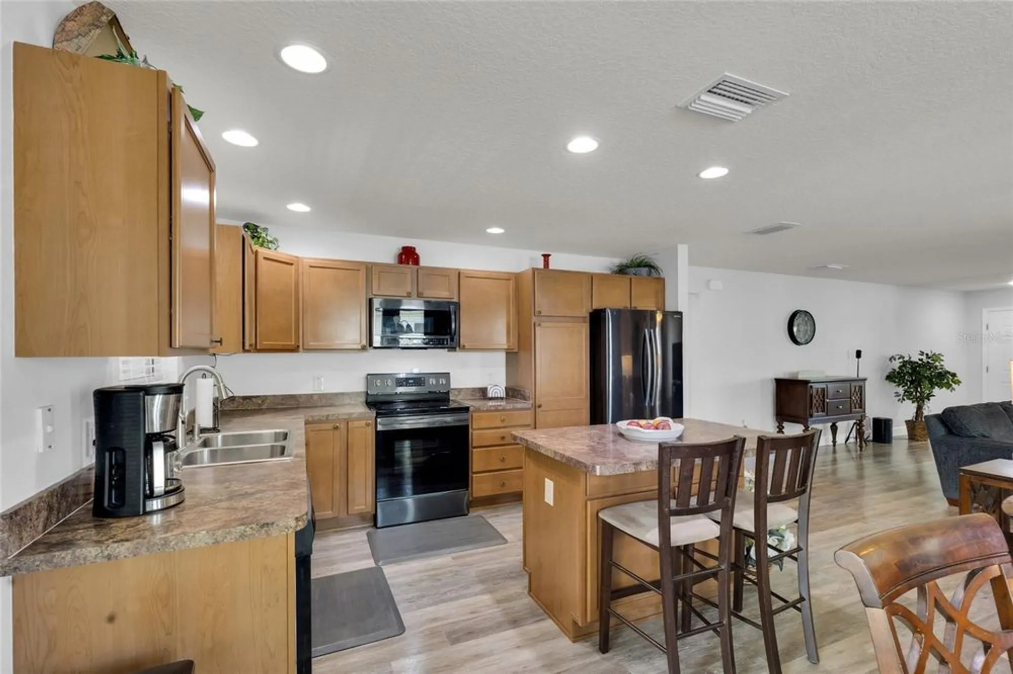 Property Slideshow image 11 of 37 | 3203 islawild way, The Villages, FL, 32163