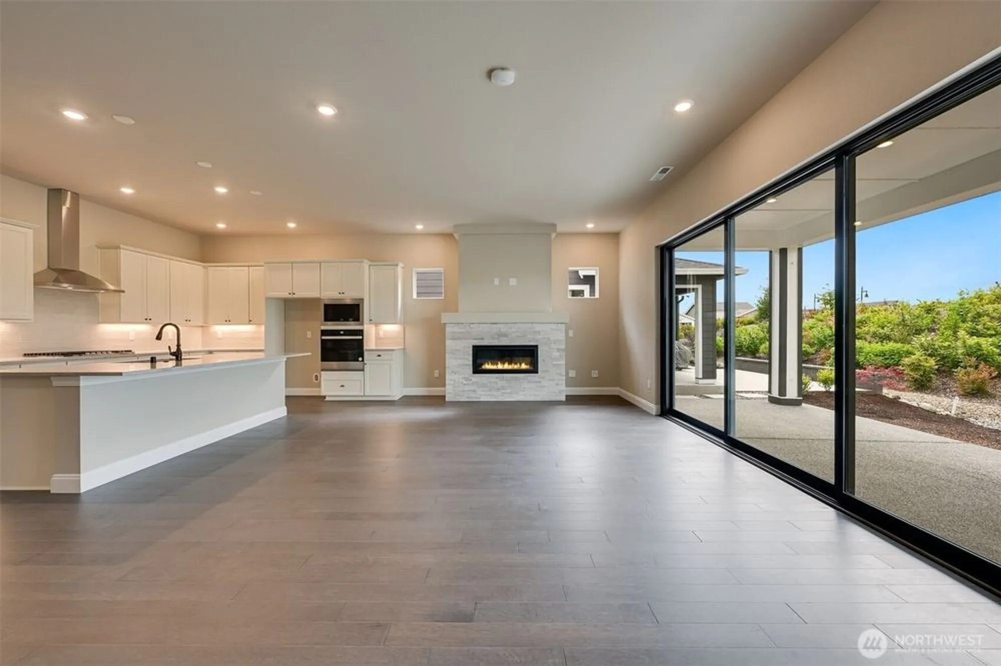 Property Slideshow image 14 of 33 | 20562 150th st e unit e, Bonney Lake, WA, 98391