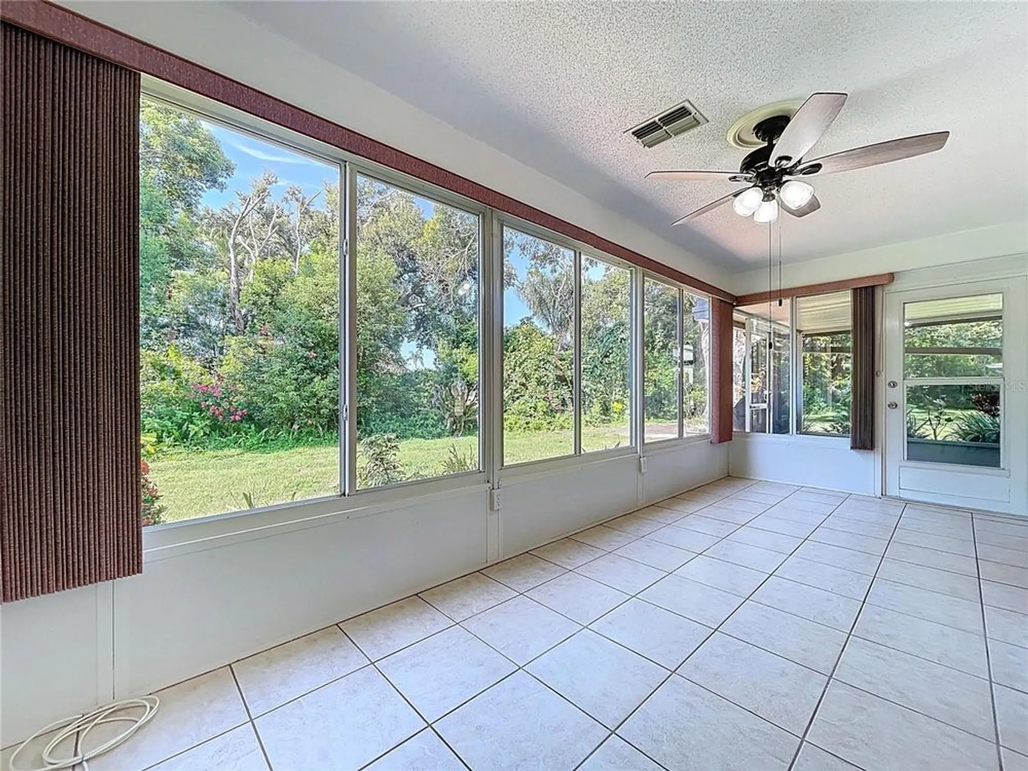 Property Slideshow image 19 of 67 | 505 foxglove cir b, Sun City Center, FL, 33573