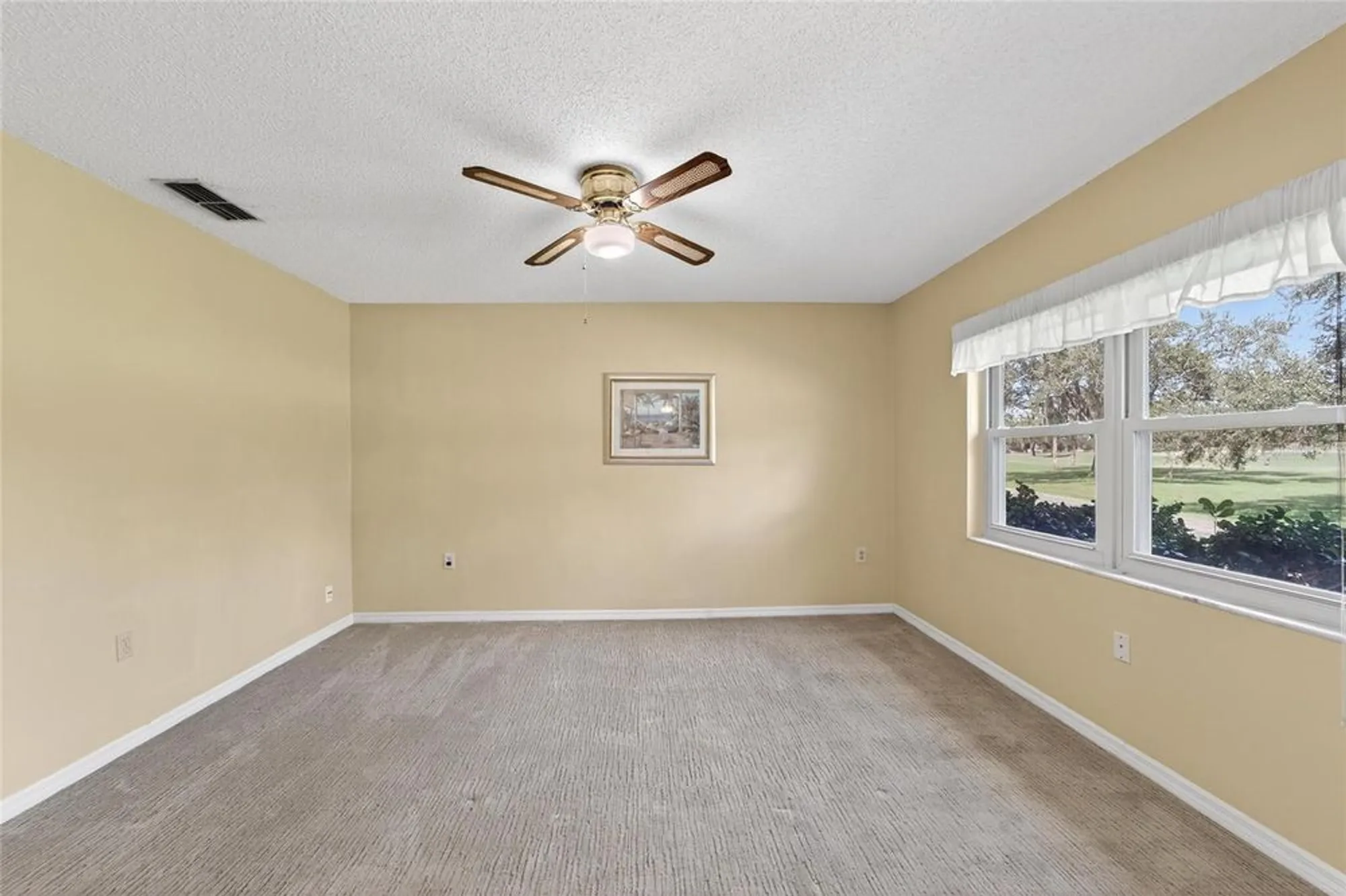 Property Slideshow image 35 of 79 | 2007 east view dr, Sun City Center, FL, 33573