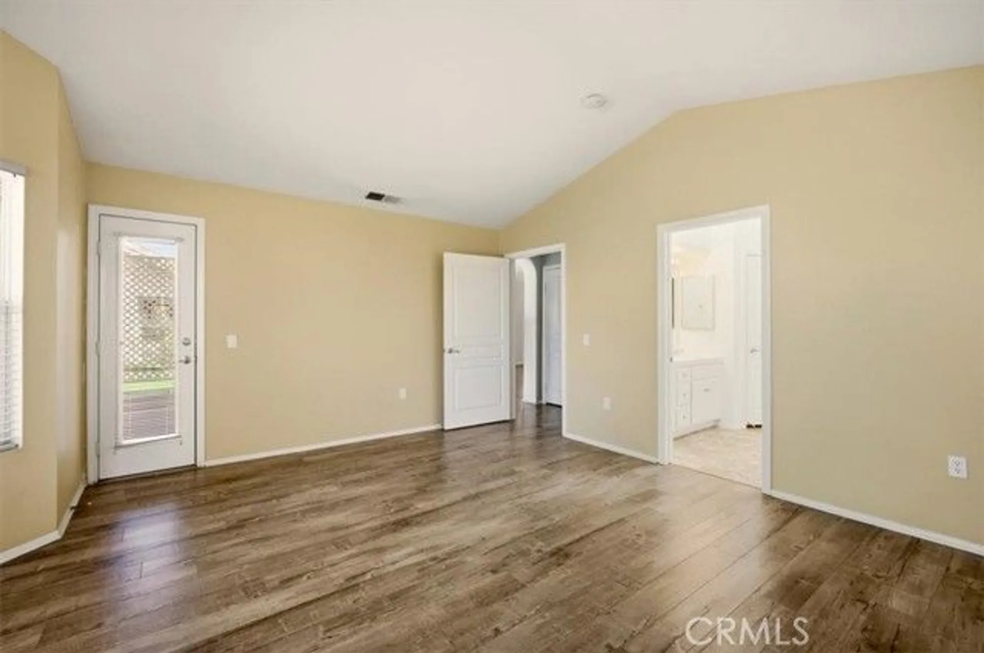 Property Slideshow image 25 of 36 | 19146 oak st, Apple Valley, CA, 92308