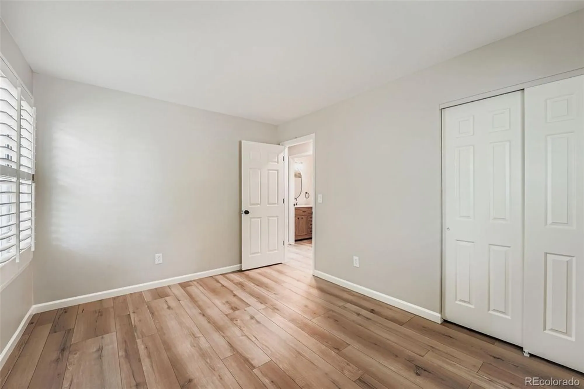 Property Slideshow image 15 of 22 | 2800 s heather gardens way b, Aurora, CO, 80014