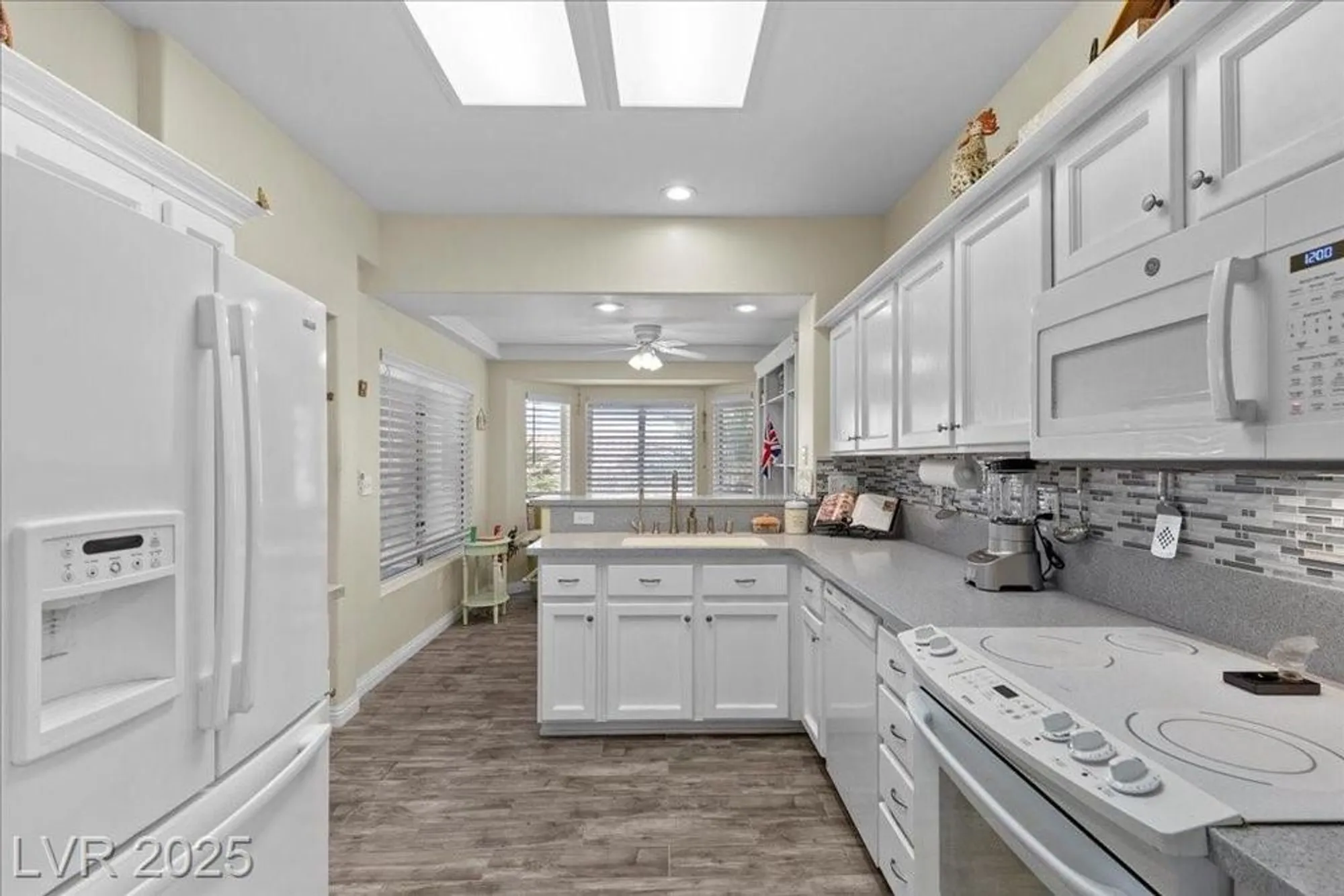 Property Slideshow image 13 of 49 | 2908 laverton dr, Las Vegas, NV, 89134