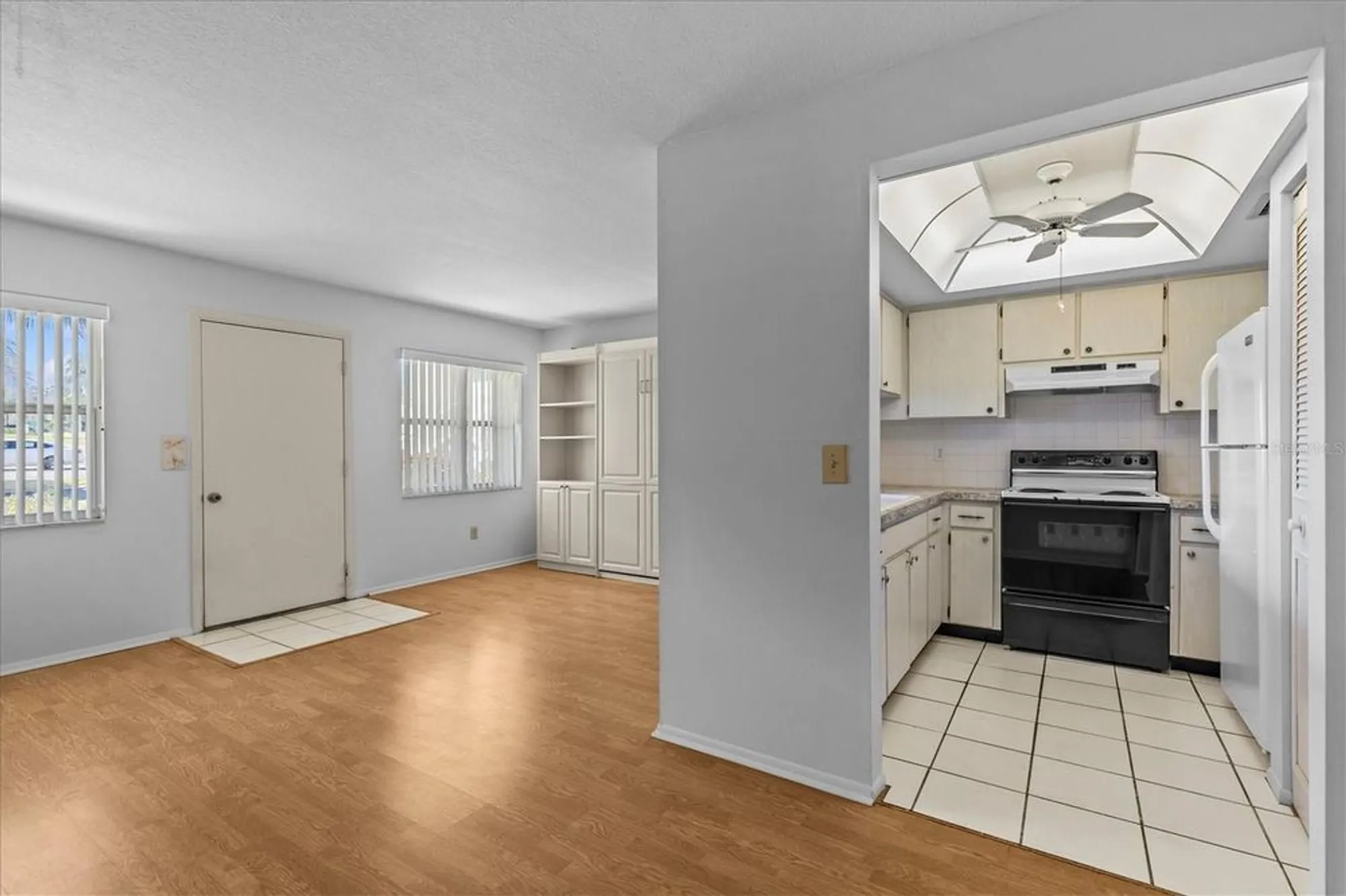 Property Slideshow image 9 of 35 | 1250 s pinellas ave 804, Tarpon Springs, FL, 34689