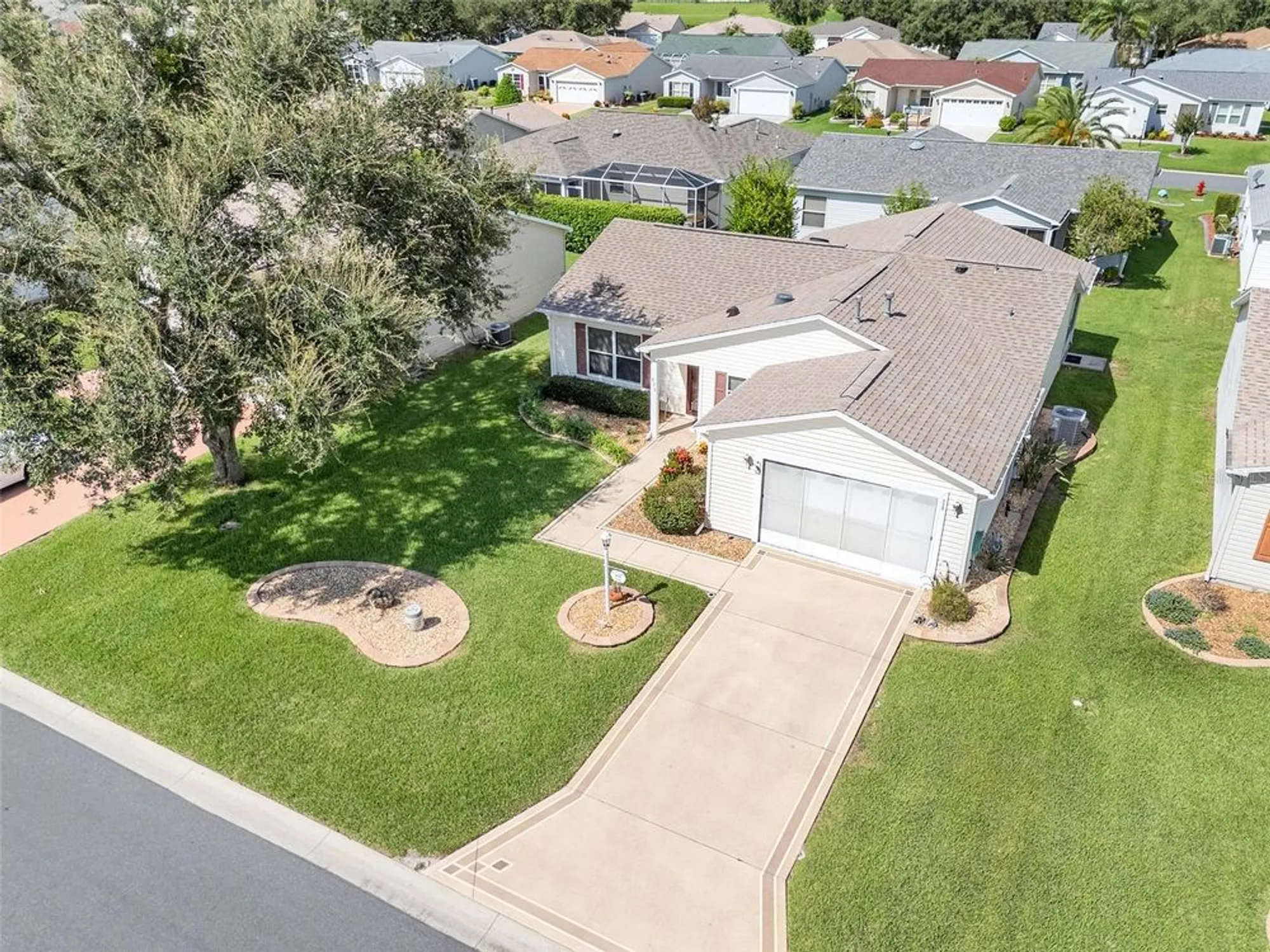 Property Slideshow image 6 of 40 | 870 henderson ln, The Villages, FL, 32162