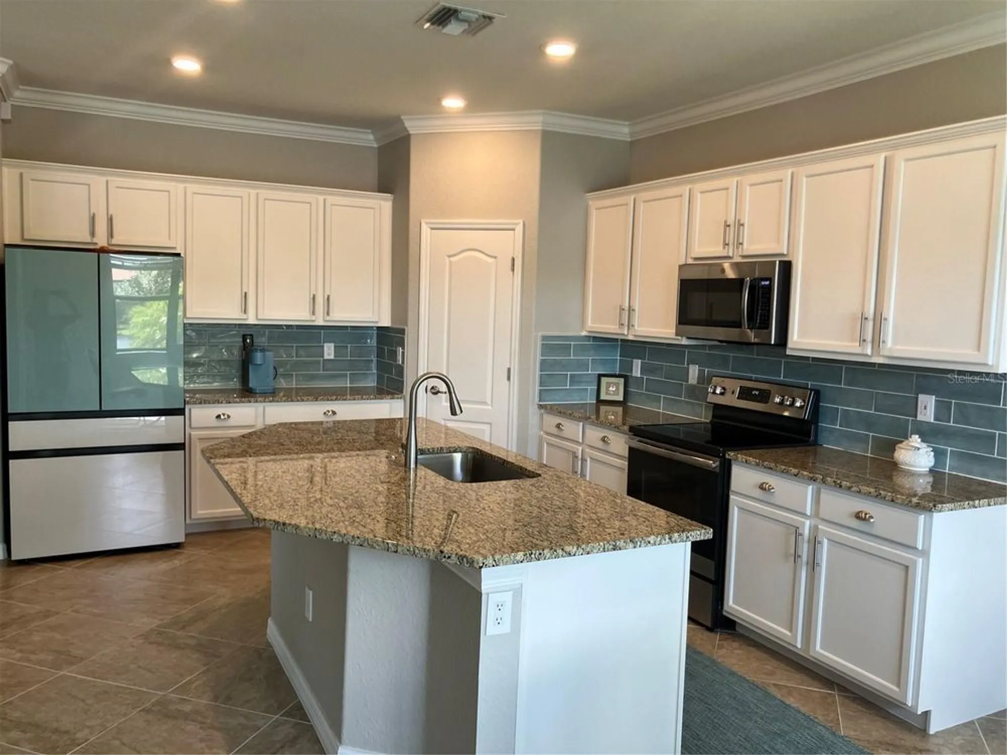 Property Slideshow image 6 of 10 | 10093 cozy grove dr, Venice, FL, 34293