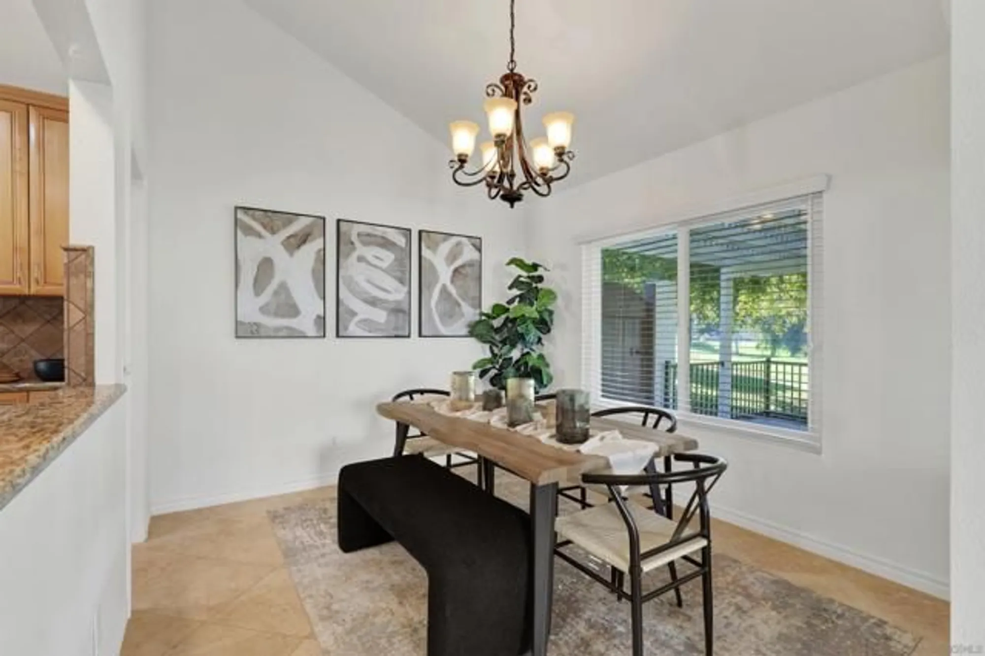 Property Slideshow image 13 of 50 | 17620 plaza ascope, San Diego, CA, 92128