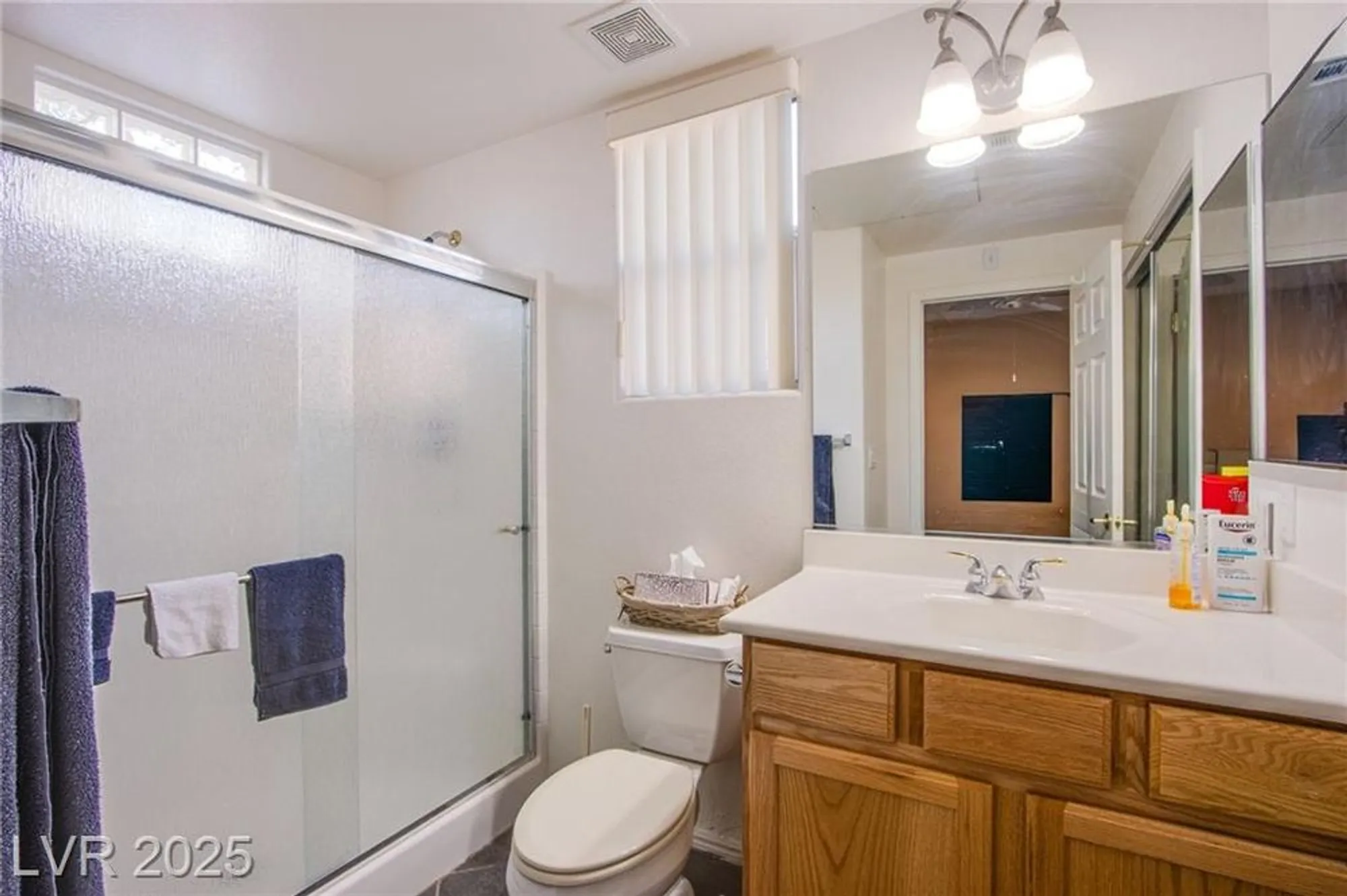 Property Slideshow image 11 of 31 | 2581 evansville ave, Henderson, NV, 89052