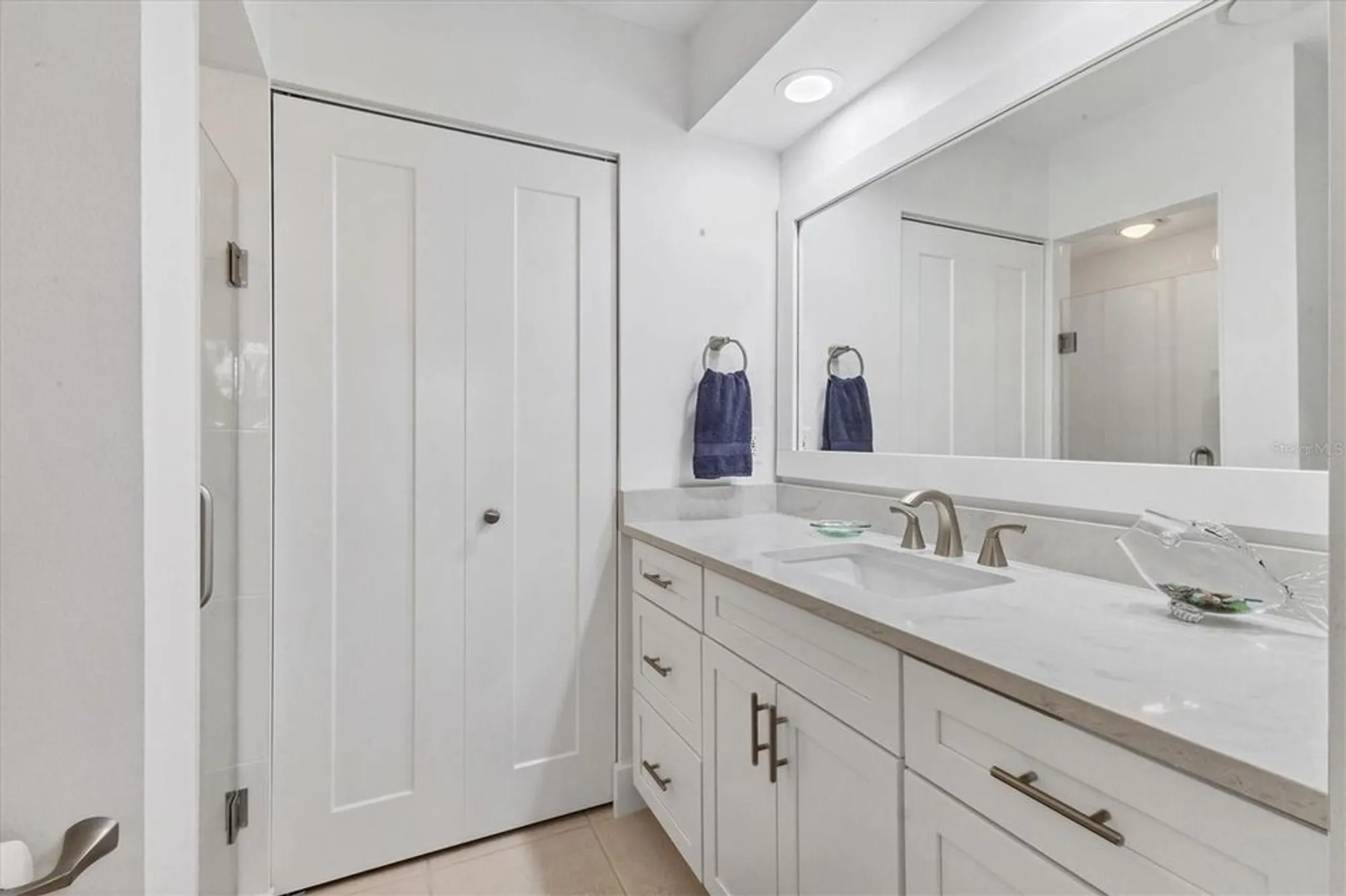 Property Slideshow image 23 of 53 | 608 fair winds dr, Nokomis, FL, 34275