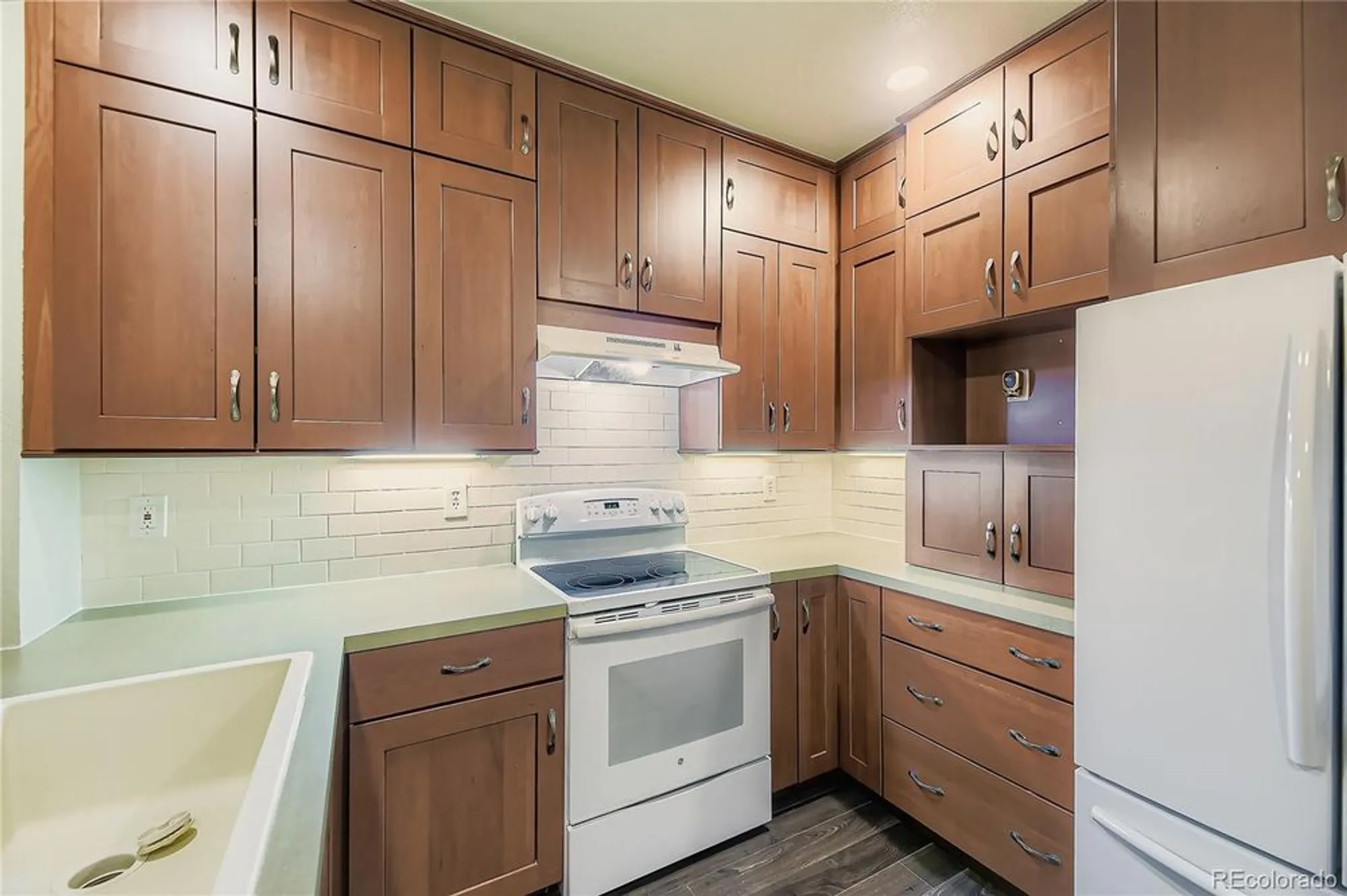 Property Slideshow image 7 of 30 | 2894 w riverwalk cir b209, Littleton, CO, 80123