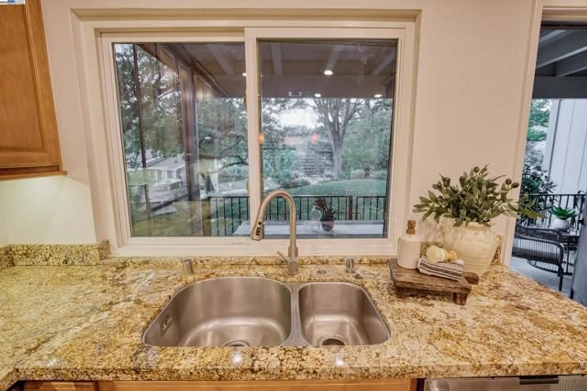 Property Slideshow image 7 of 31 | 900 terra california dr apt 2, Walnut Creek, CA, 94595
