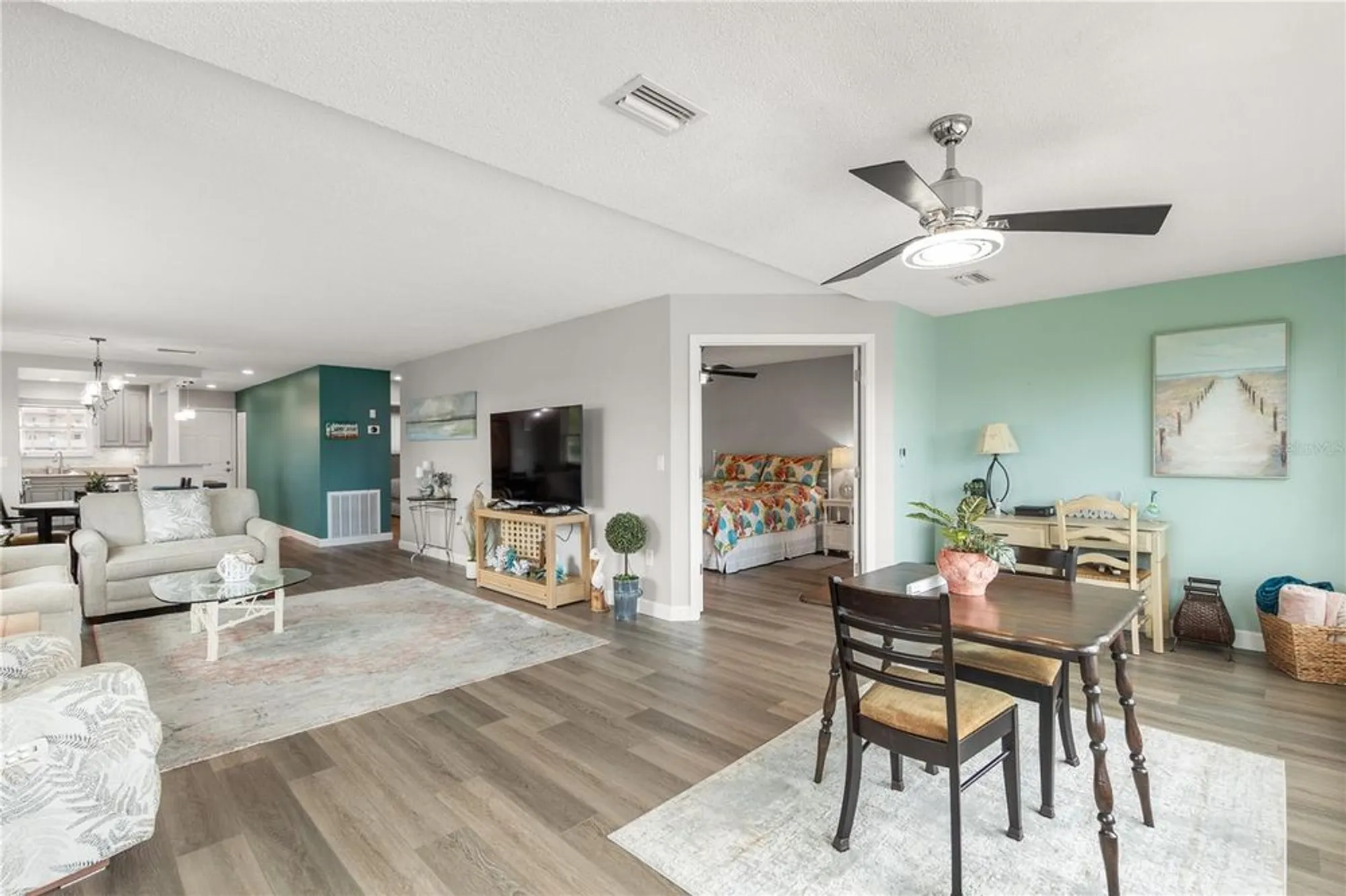 Property Slideshow image 20 of 39 | 5925 shore blvd 215, Gulfport, FL, 33707