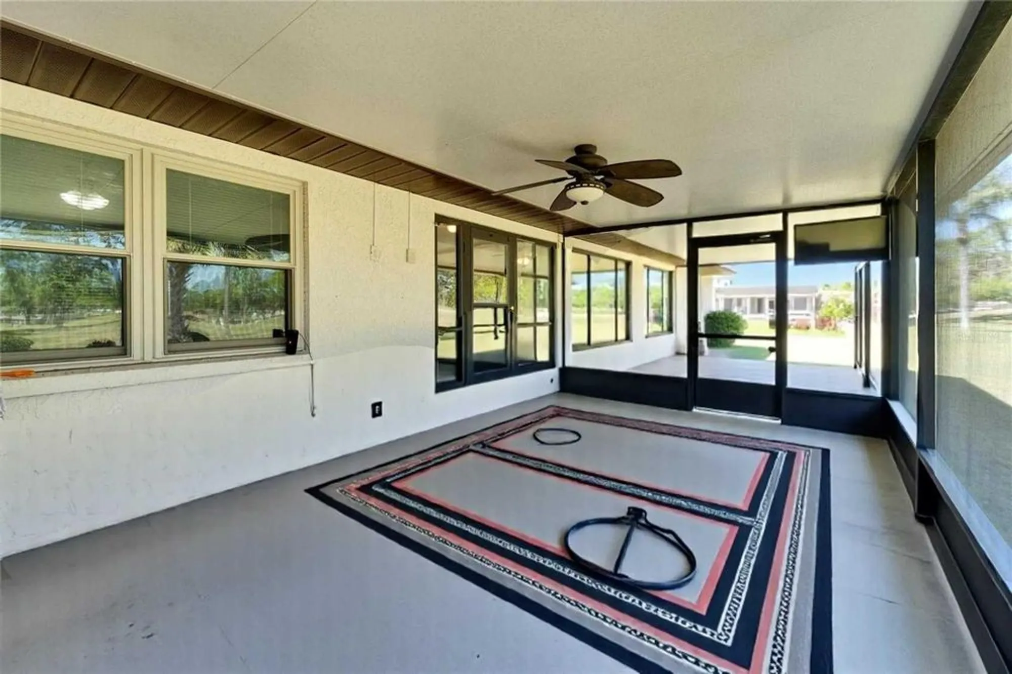 Property Slideshow image 46 of 79 | 2007 east view dr, Sun City Center, FL, 33573