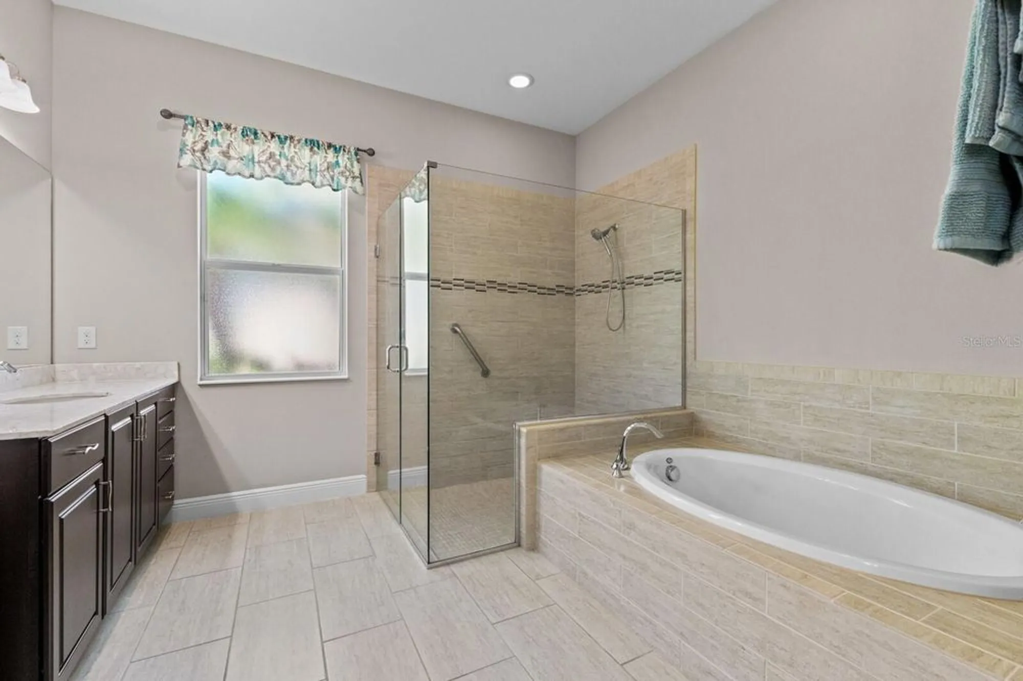 Property Slideshow image 36 of 94 | 5209 lake overlook ave, Bradenton, FL, 34208