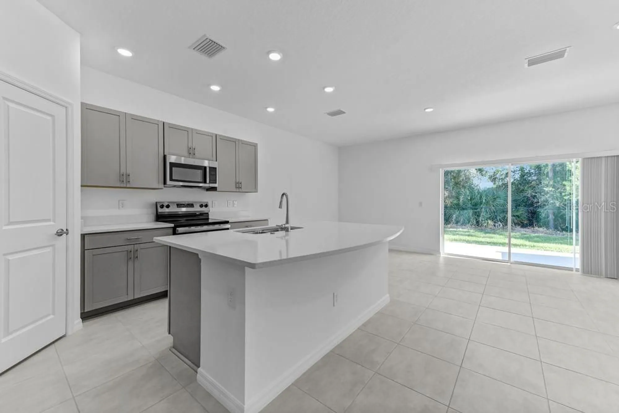 Property Slideshow image 6 of 45 | 15160 cuzcorro ct, Nokomis, FL, 34275