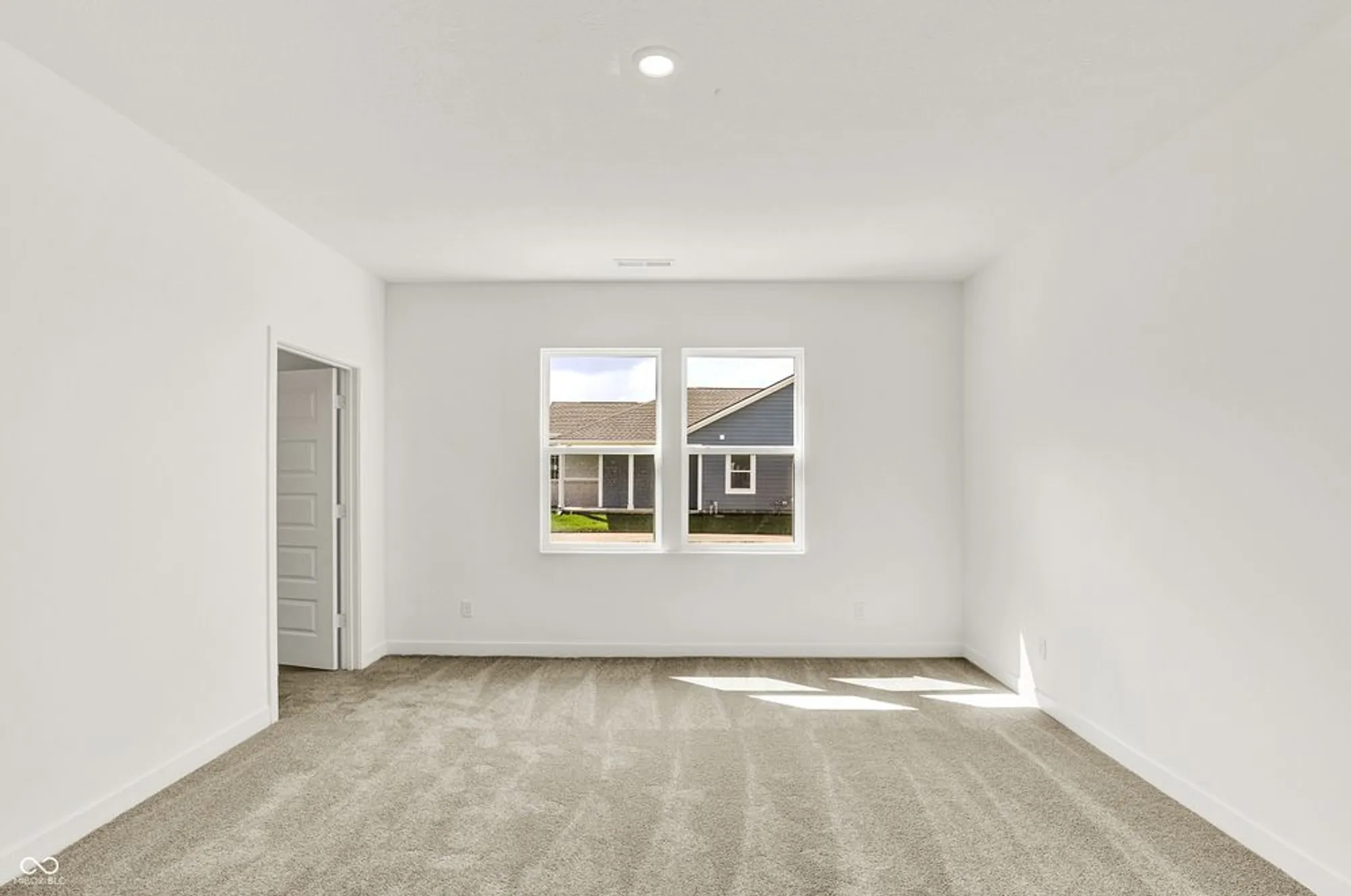 Property Slideshow image 23 of 44 | 5363 foxley park ln, Avon, IN, 46123